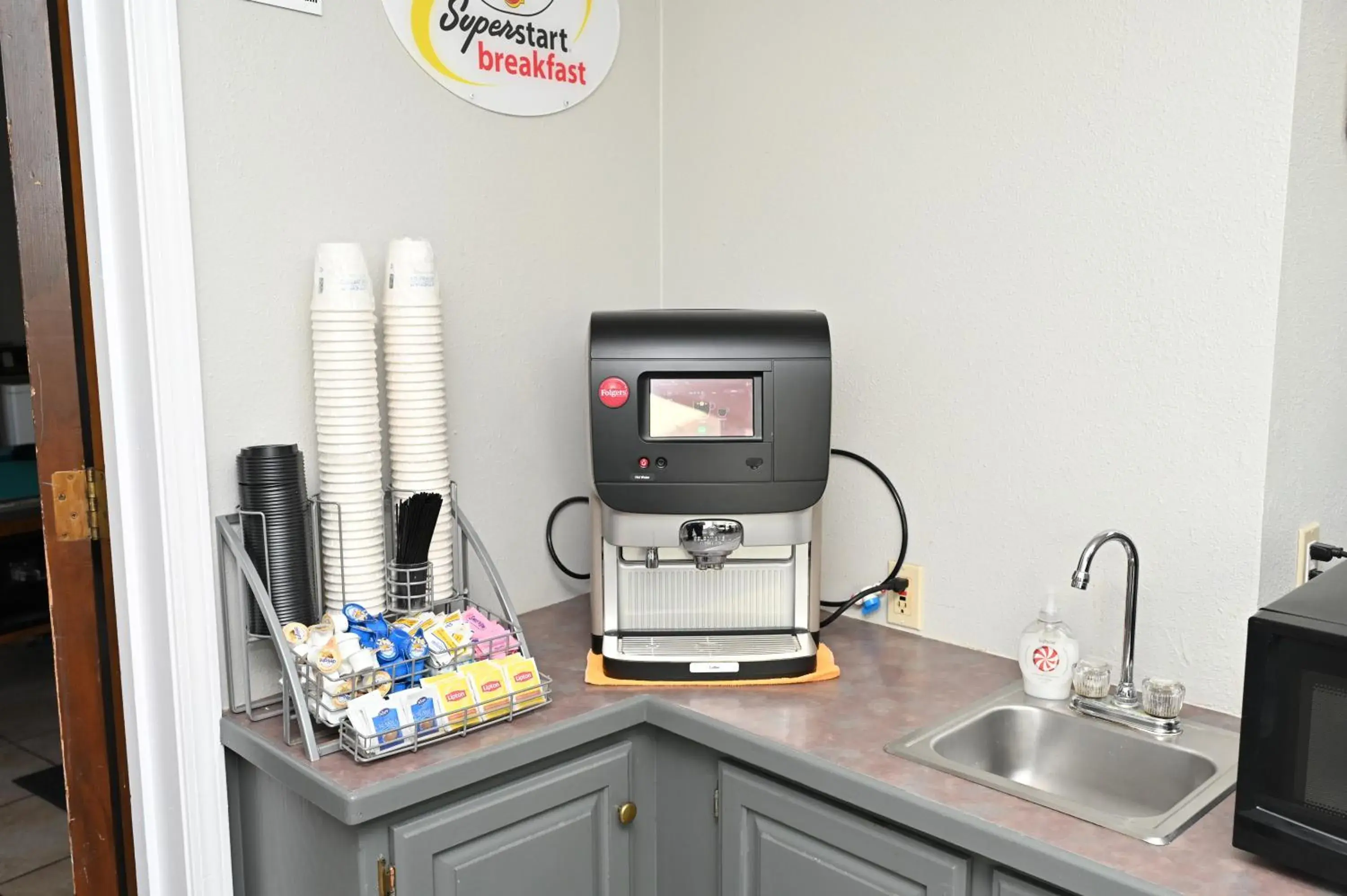 Breakfast in Super 8 by Wyndham Higginsville Breakfast in Super 8 by Wyndham Higginsville