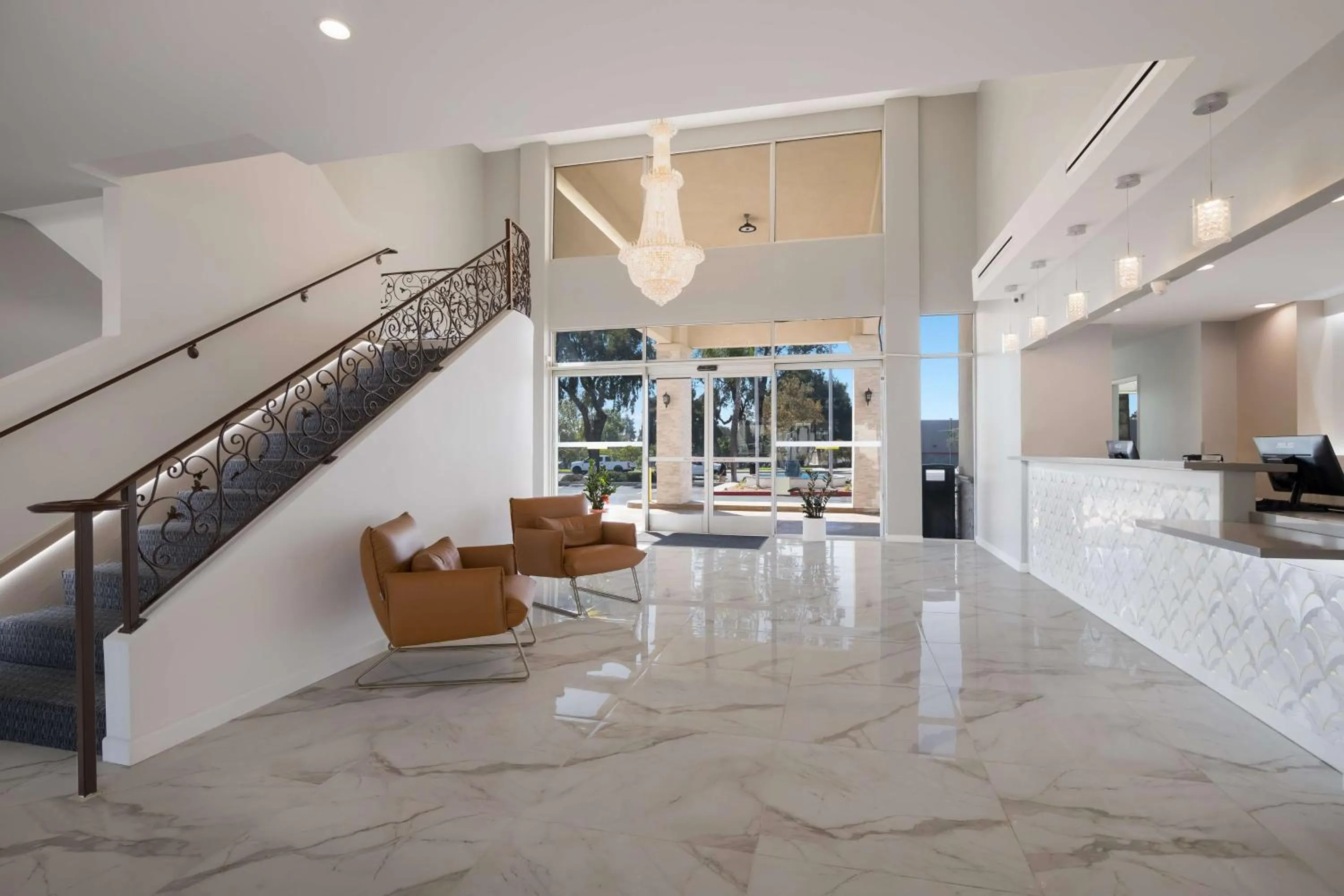 Lobby or reception in SureStay Plus Hotel by Best Western Upland - Ontario North