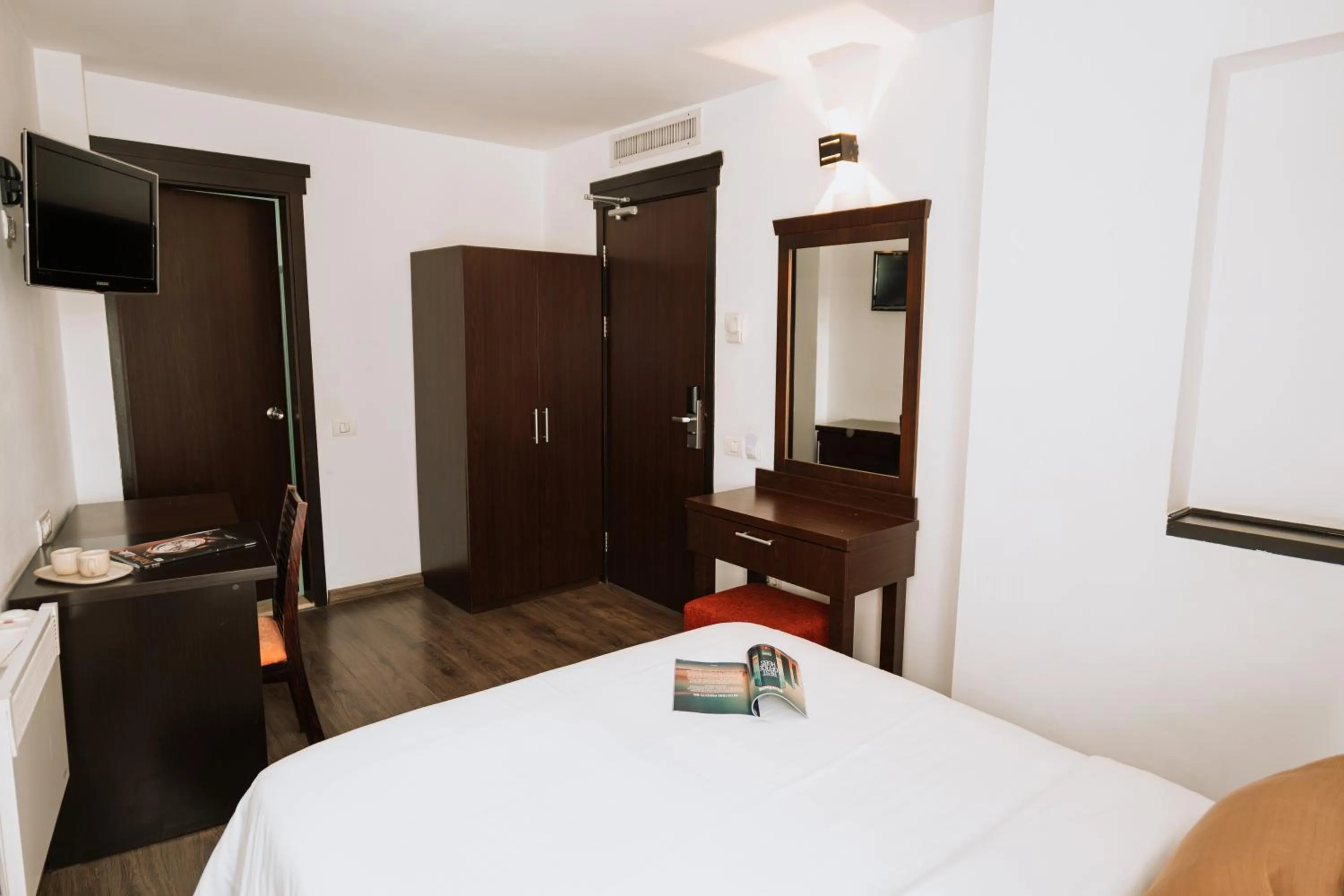 Bedroom, Bed in Hotel Duke Armeneasca City Center