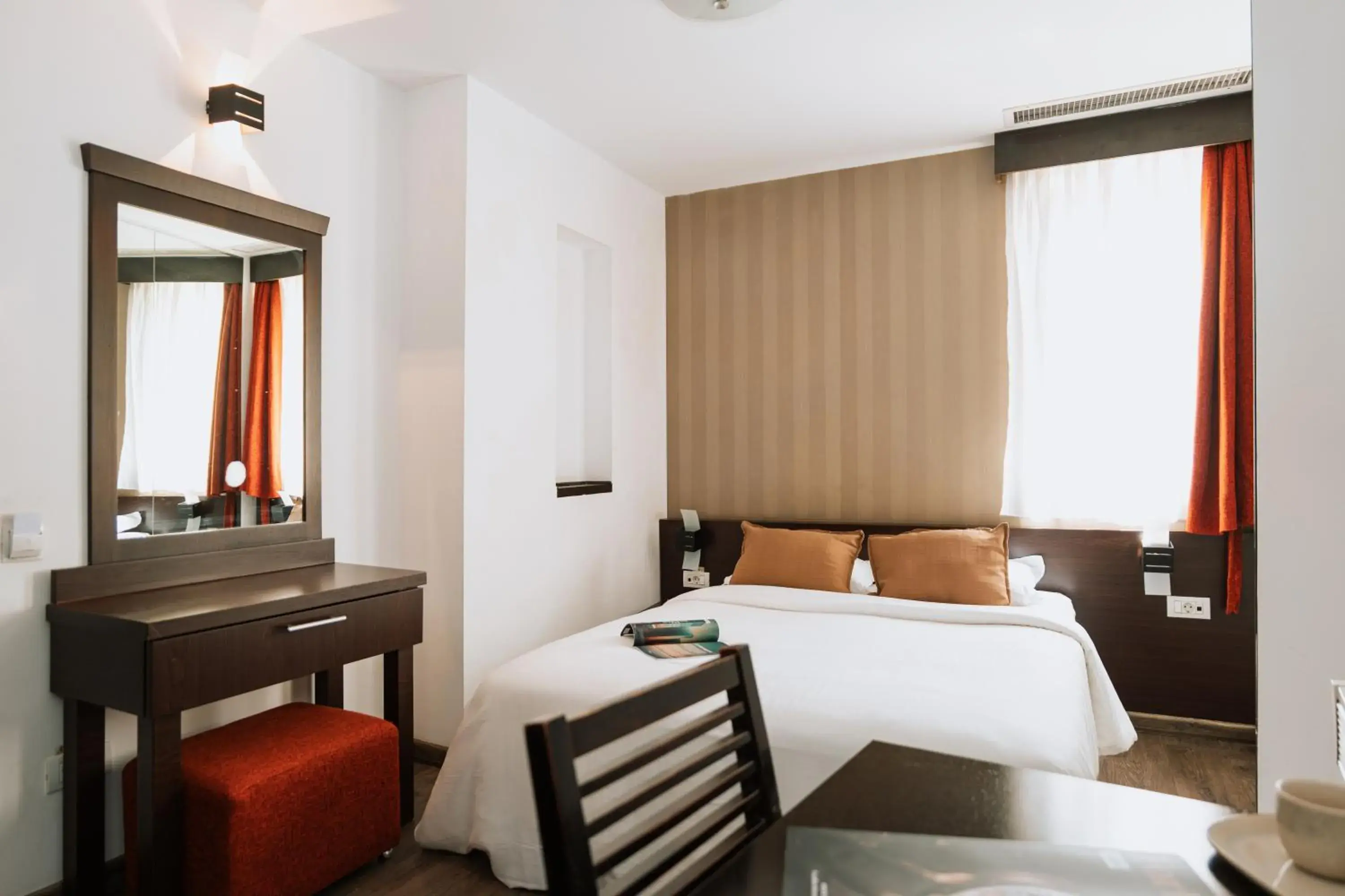 Bedroom, Bed in Hotel Duke Armeneasca City Center Bedroom, Bed in Hotel Duke Armeneasca City Center