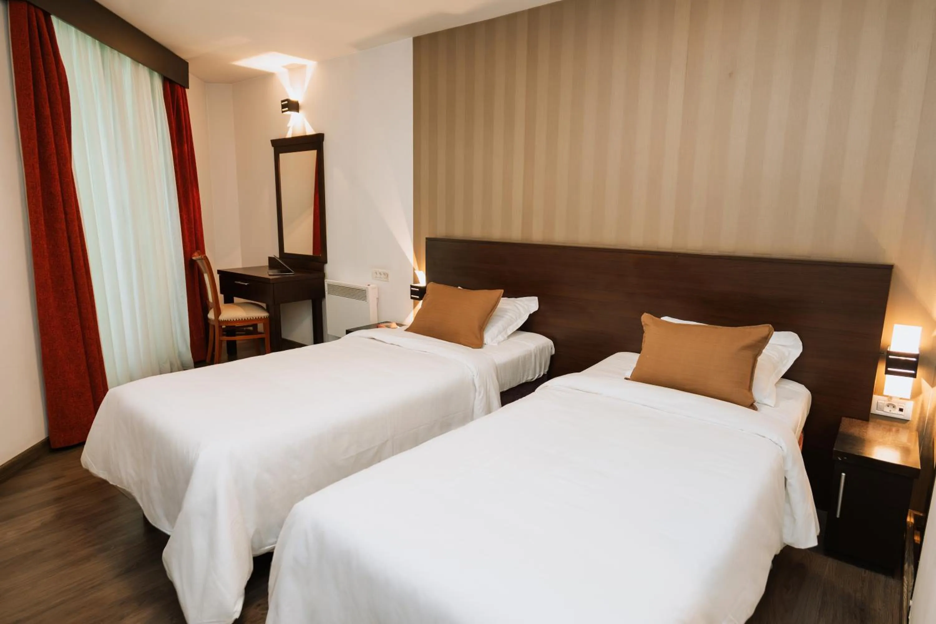 Bedroom, Bed in Hotel Duke Armeneasca City Center