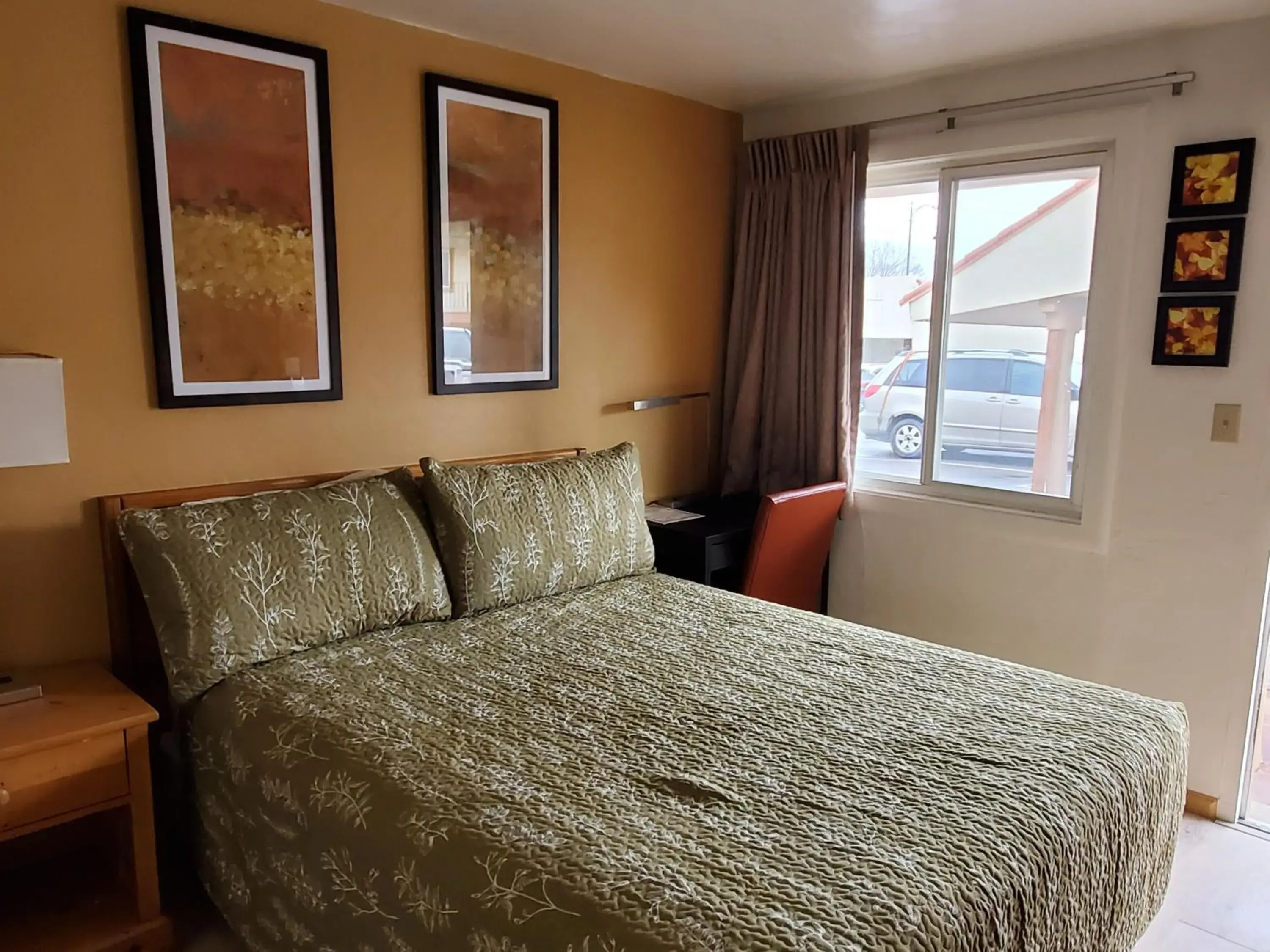 Queen Room - single occupancy in Budget Inn Durango Queen Room - single occupancy in Budget Inn Durango