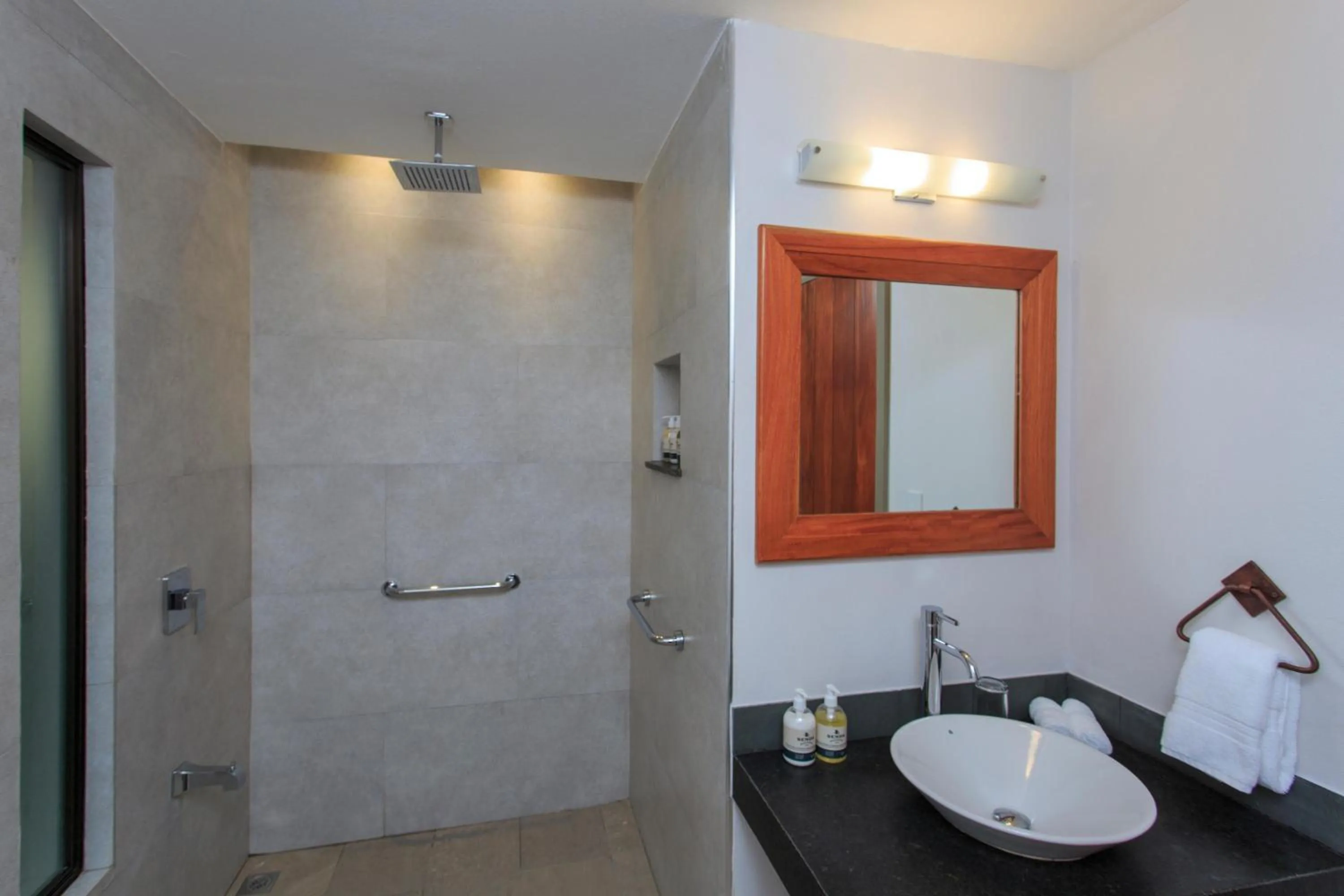 Bathroom in Senda Monteverde Hotel Member of the Cayuga Collection