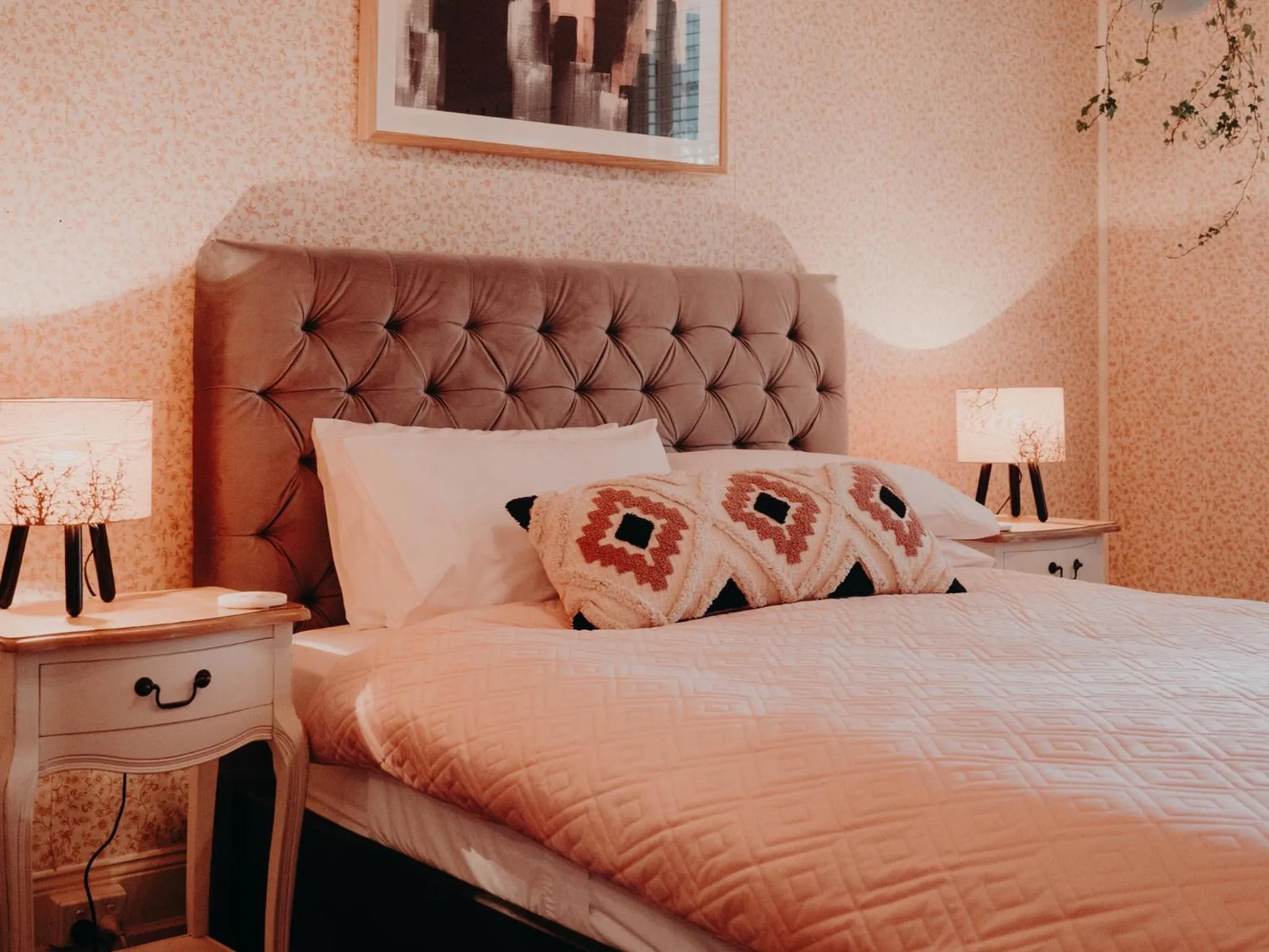 Bedroom, Bed in Genesta House