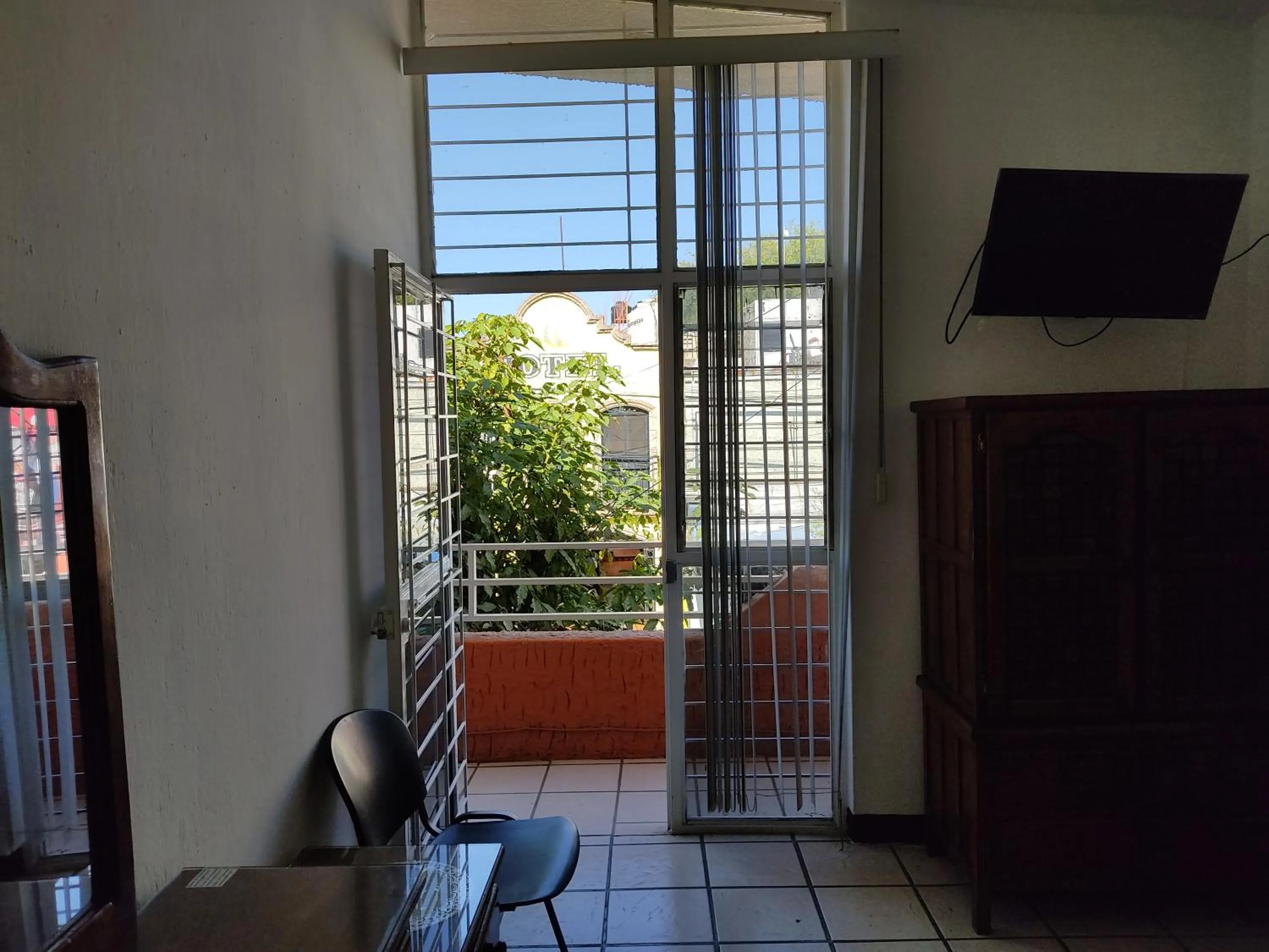 Standard Double Room with Shared Bathroom in Hostal Herencia