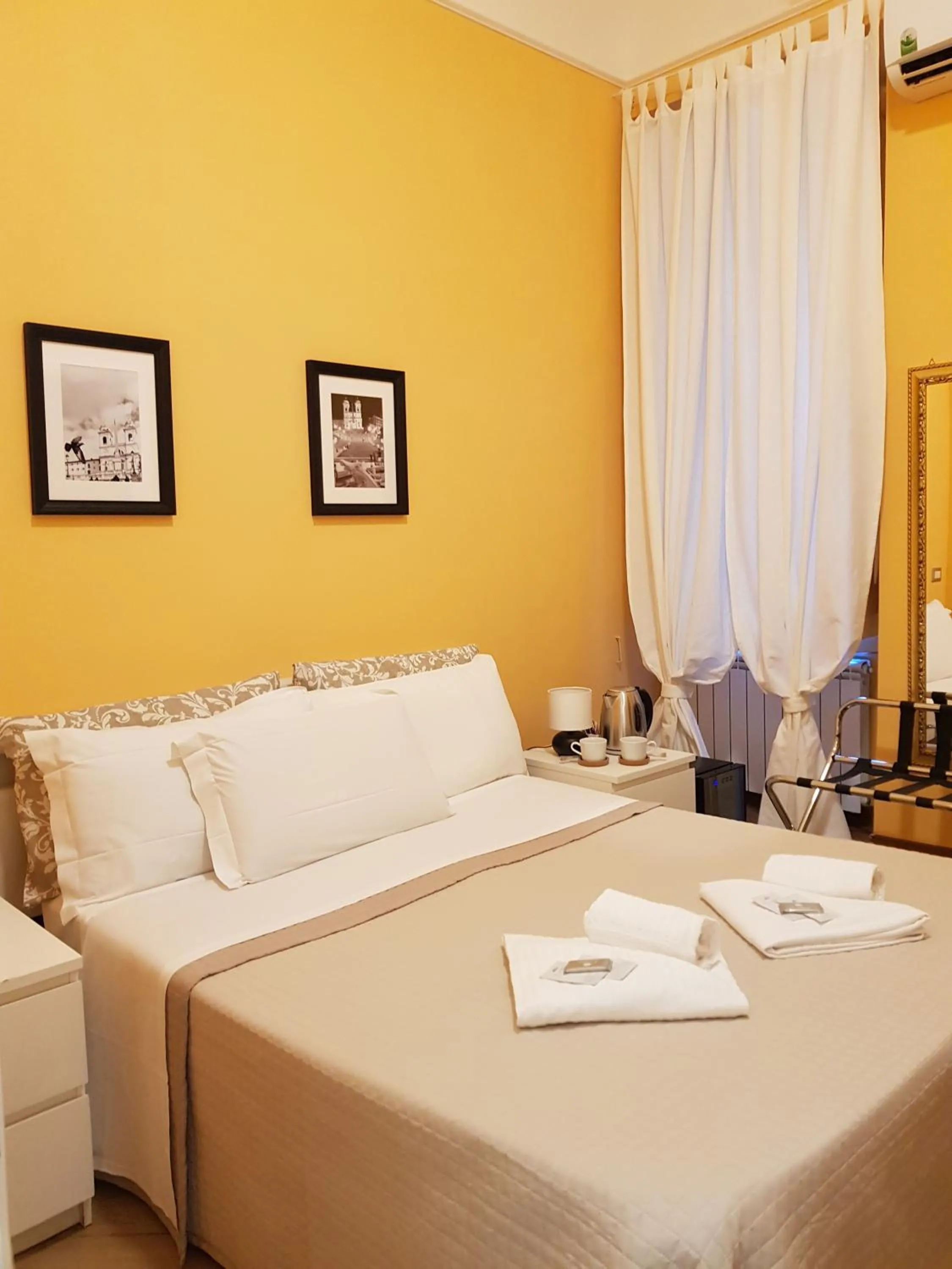 Bed in My Trevi Rooms 88