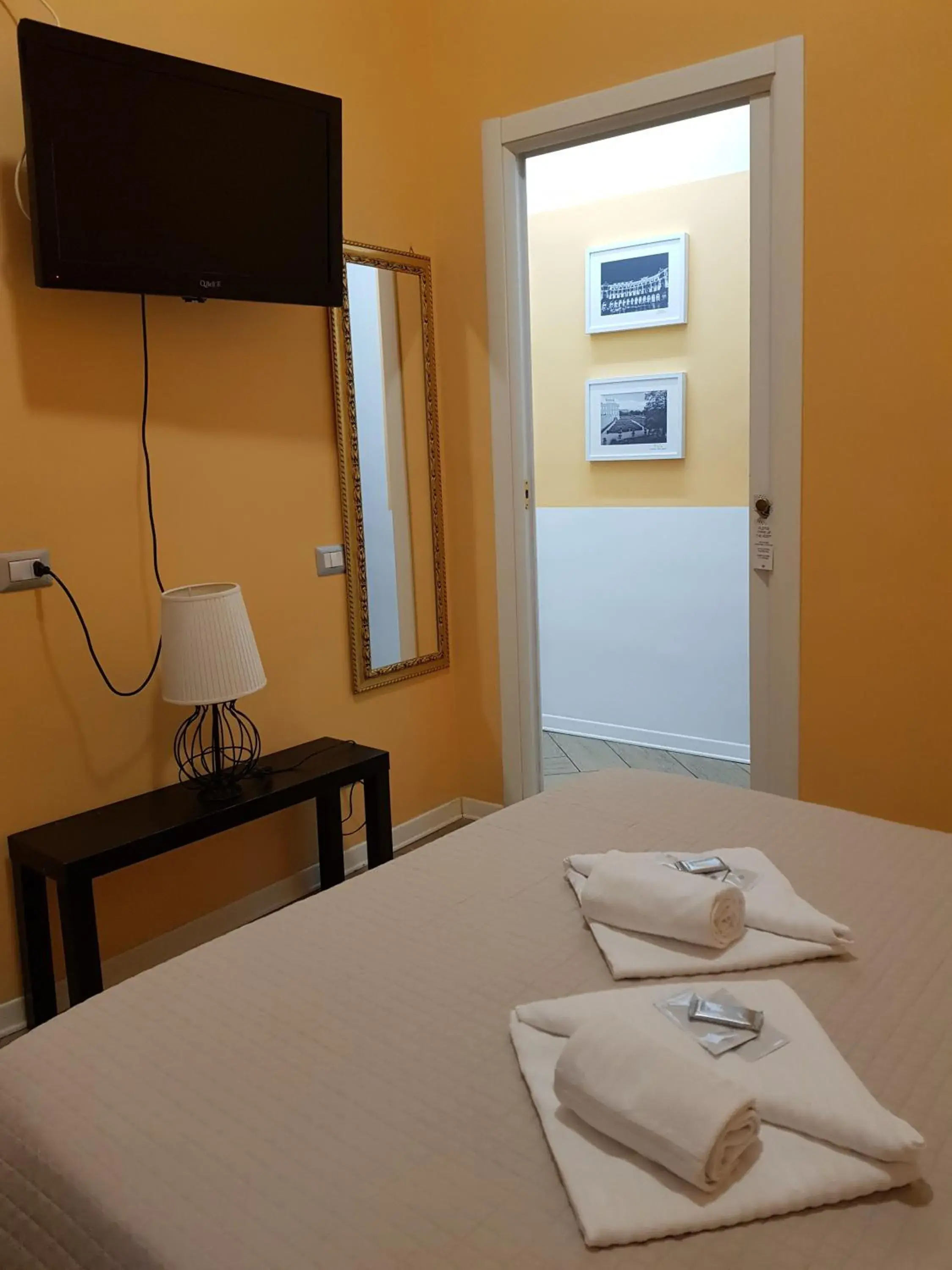Standard Double Room in My Trevi Rooms 88 Standard Double Room in My Trevi Rooms 88