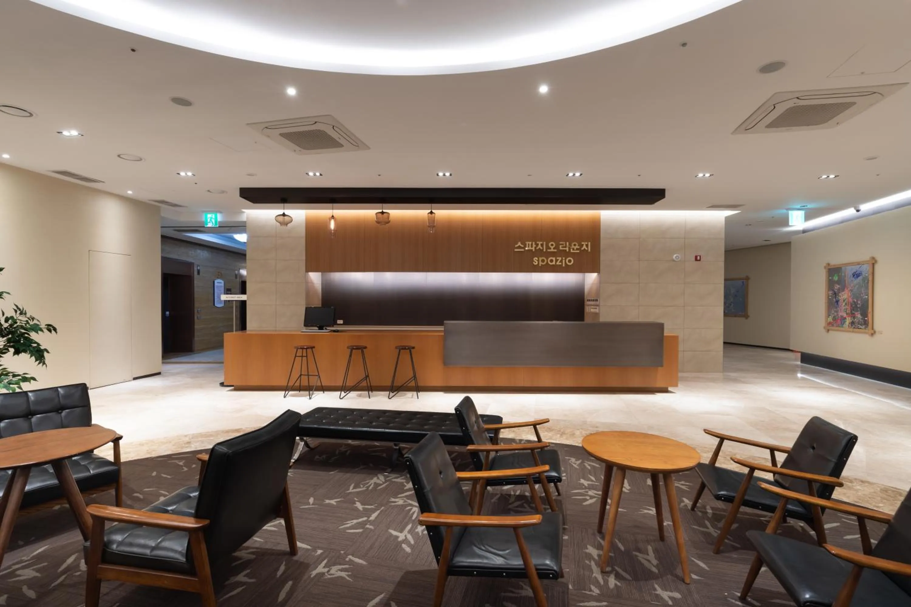 Seating area in Hotel Maremons