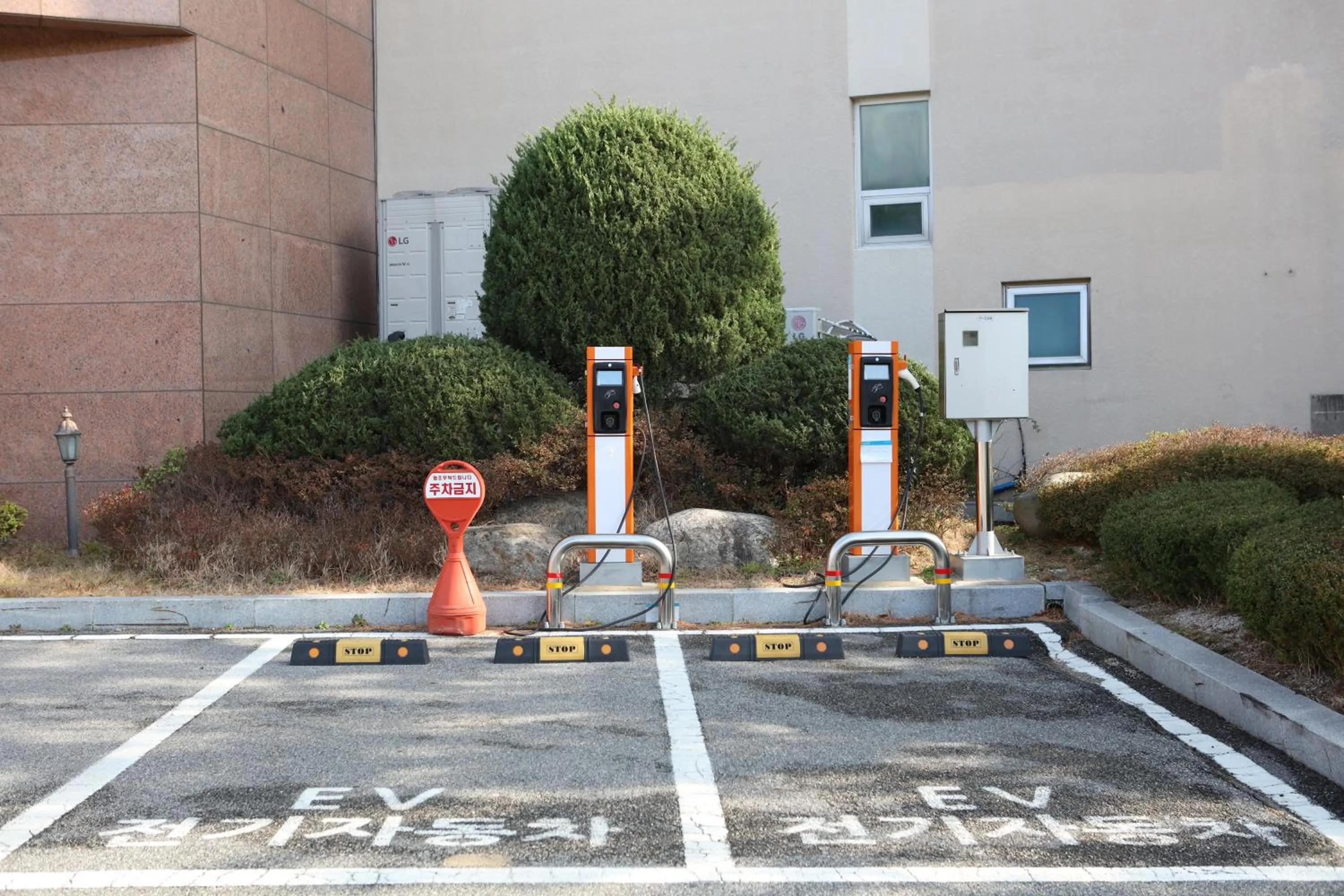 Property building in Hotel Maremons