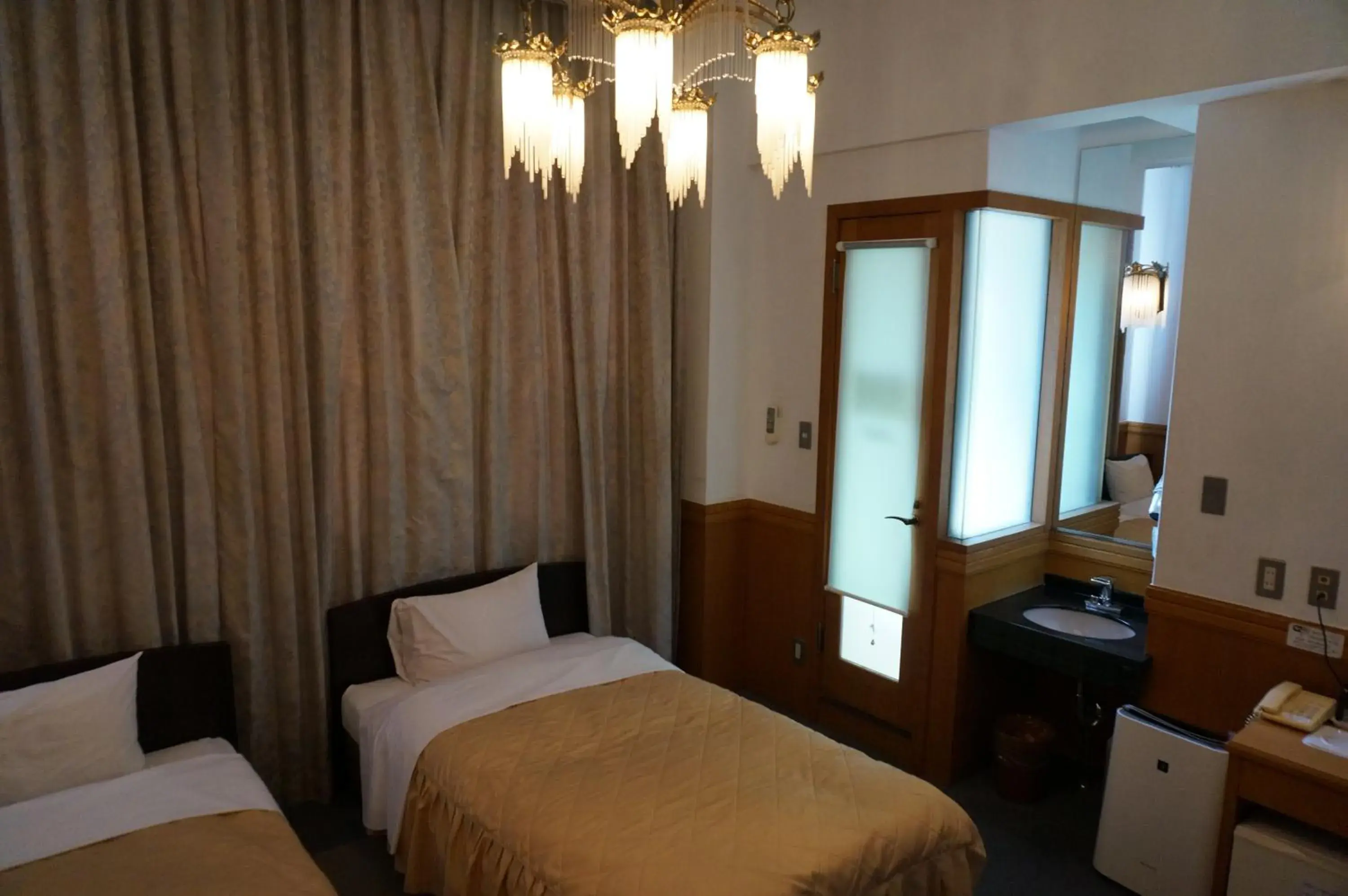 Business Hotel Crescent Business Hotel Crescent