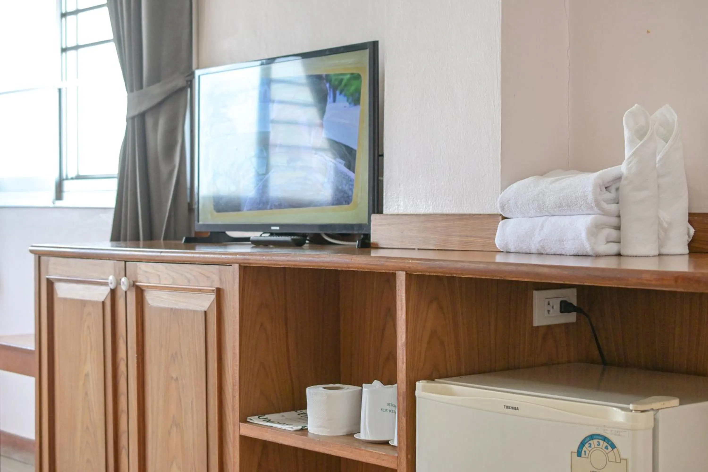 TV and multimedia in Rattana Park Hotel