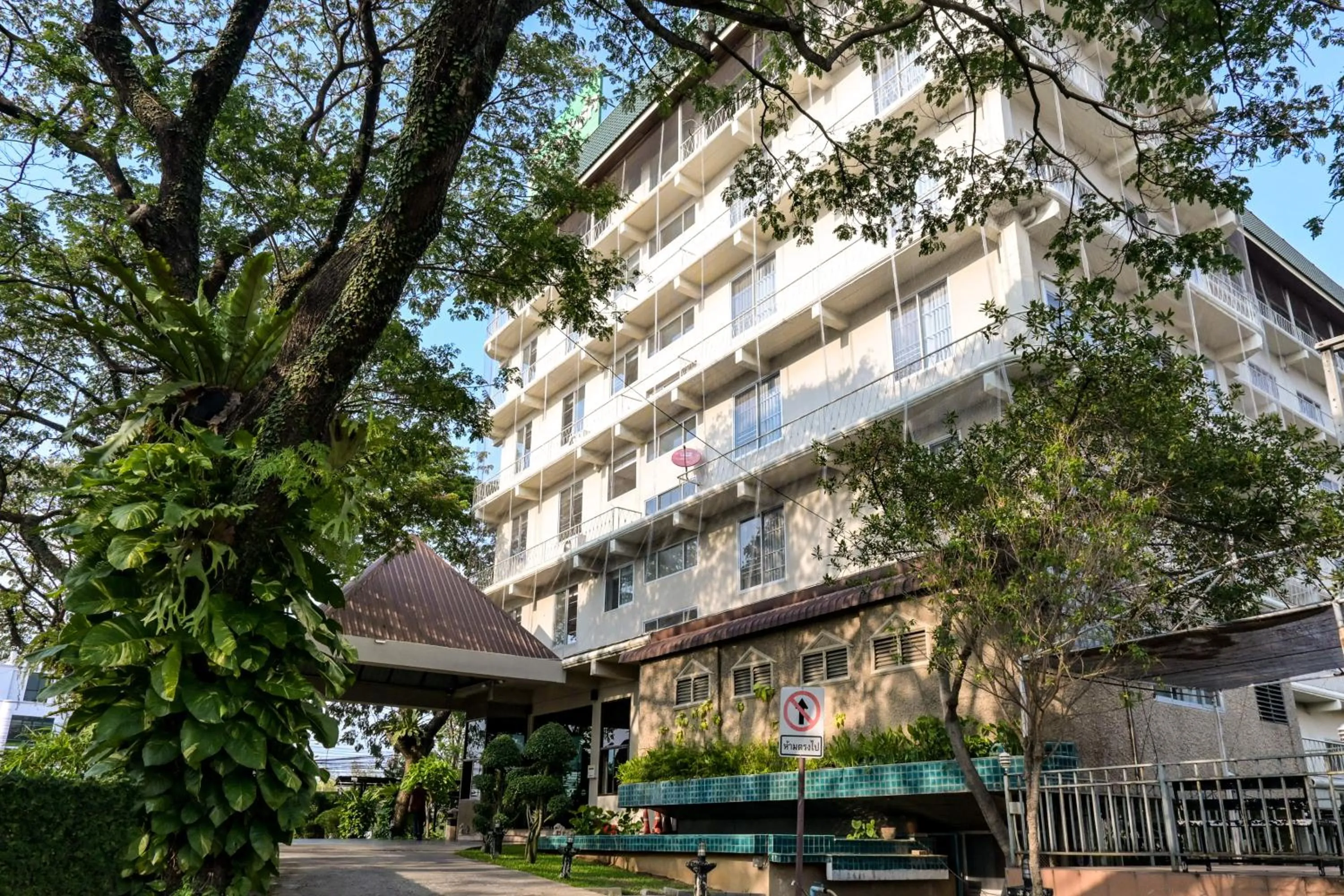 Property building in Rattana Park Hotel