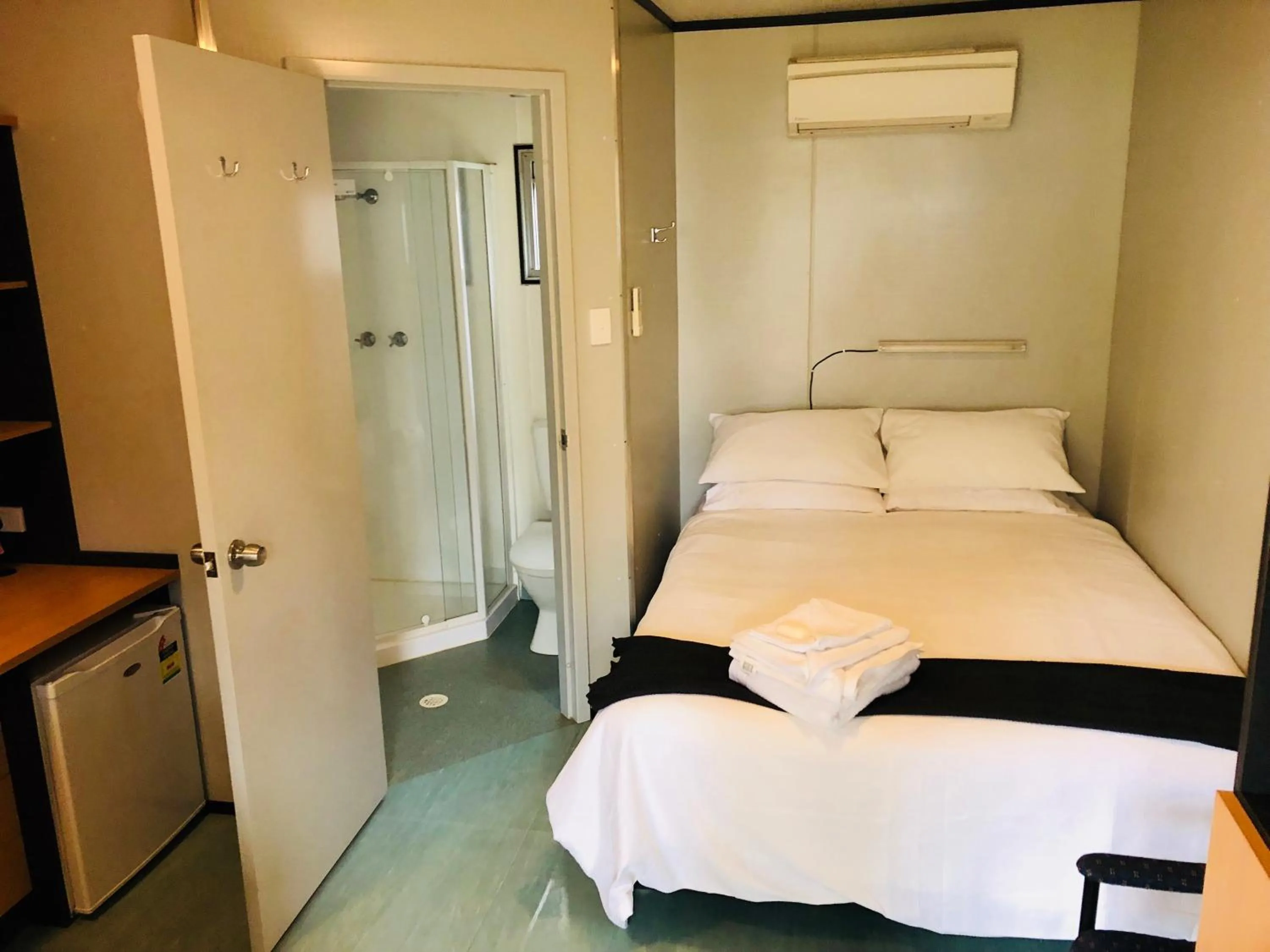 Bed in Peppermint Grove Beach Holiday Park