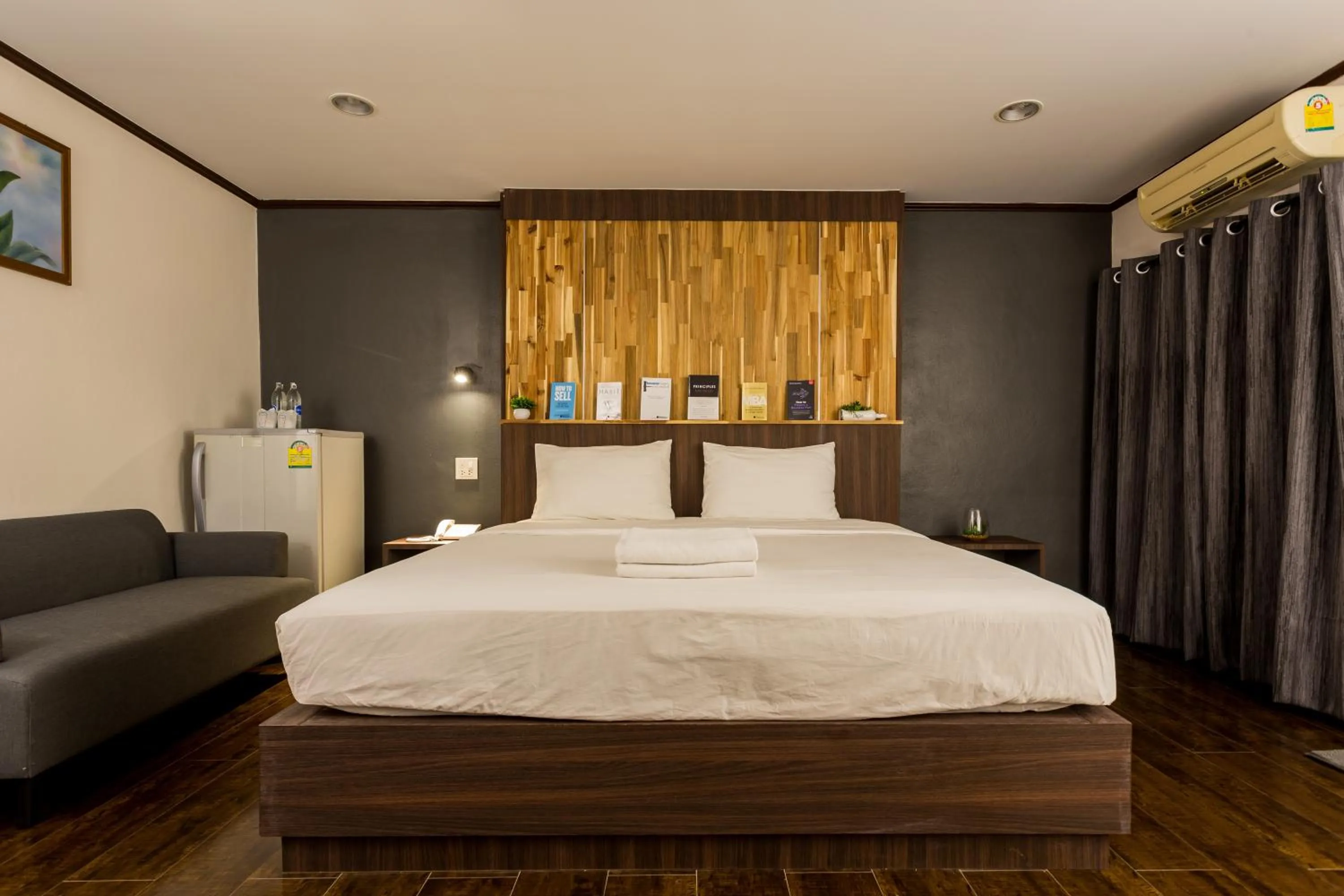 Bed in Phimai Paradise Boutique Hotel