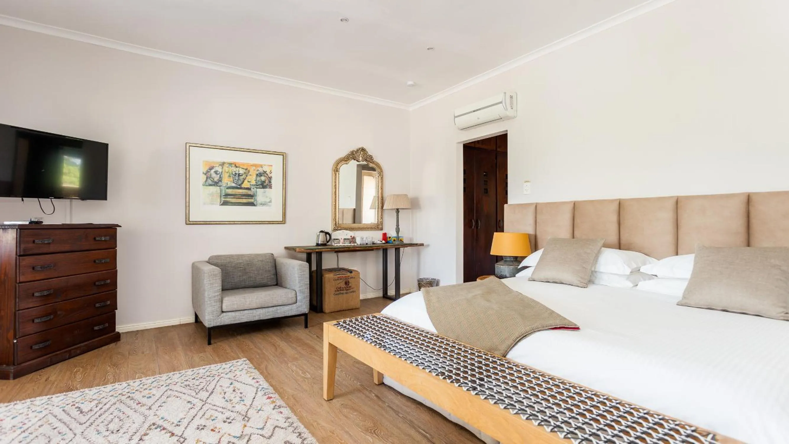 TV and multimedia, Bed in Lady Loch Country House