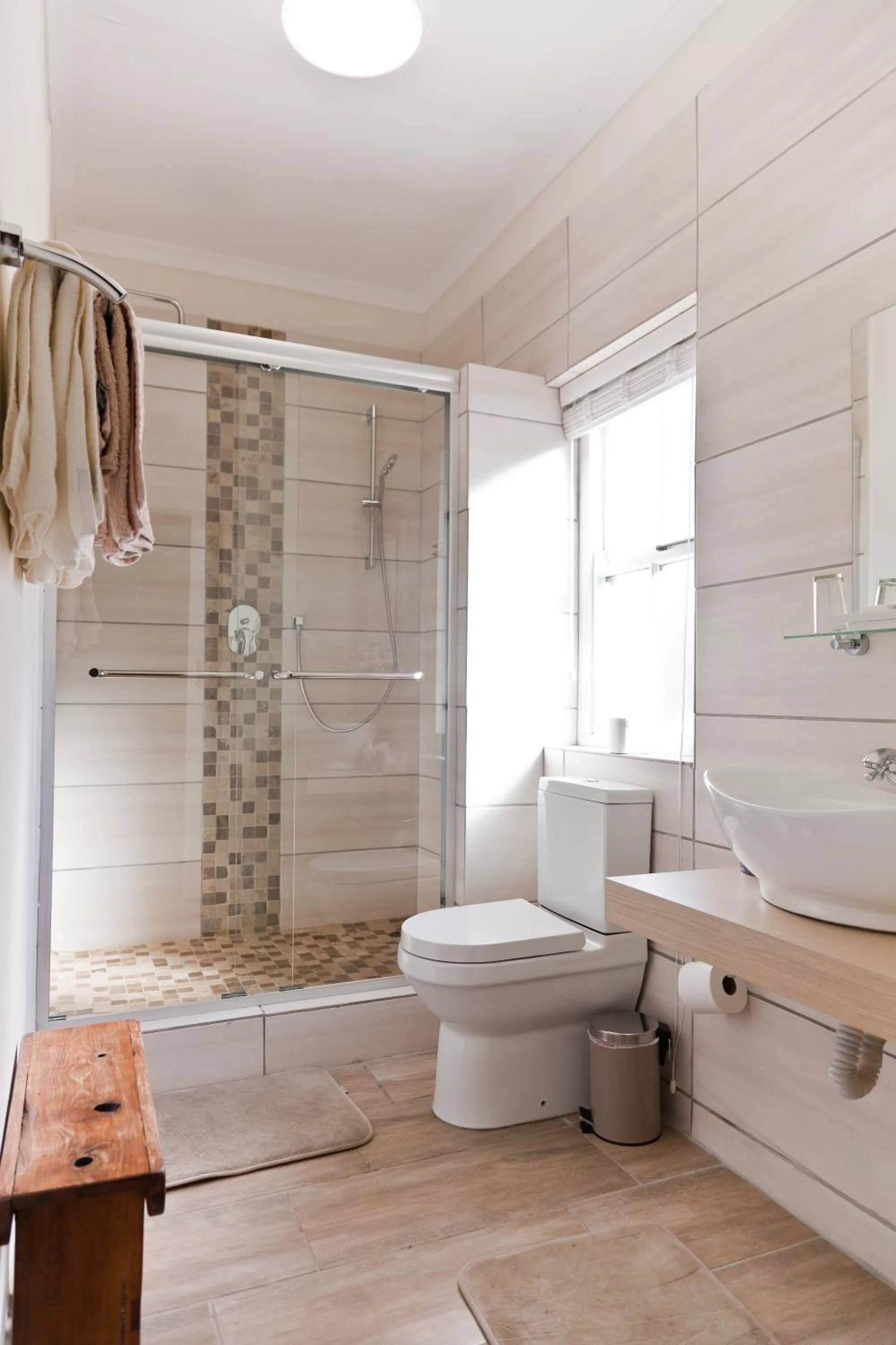 Shower in Lady Loch Country House
