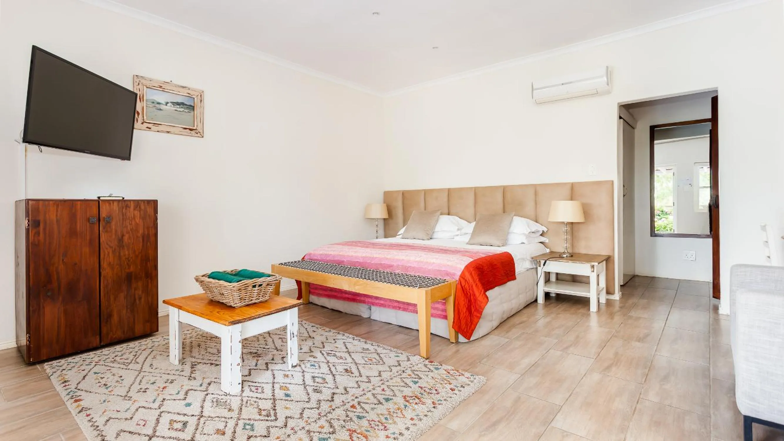 air conditioner, Bed in Lady Loch Country House