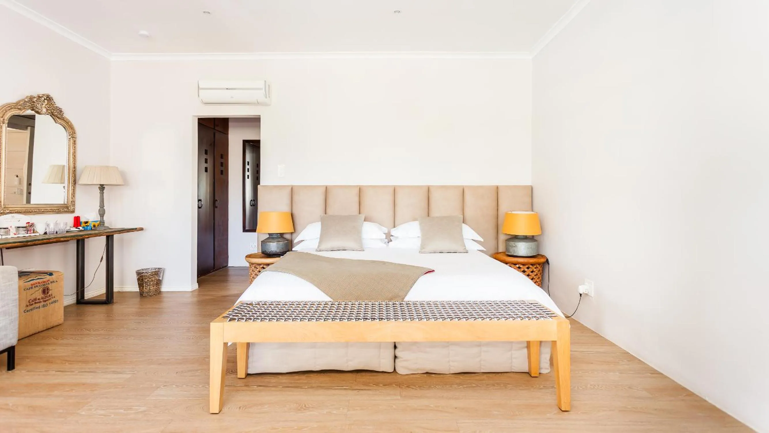 Bed in Lady Loch Country House
