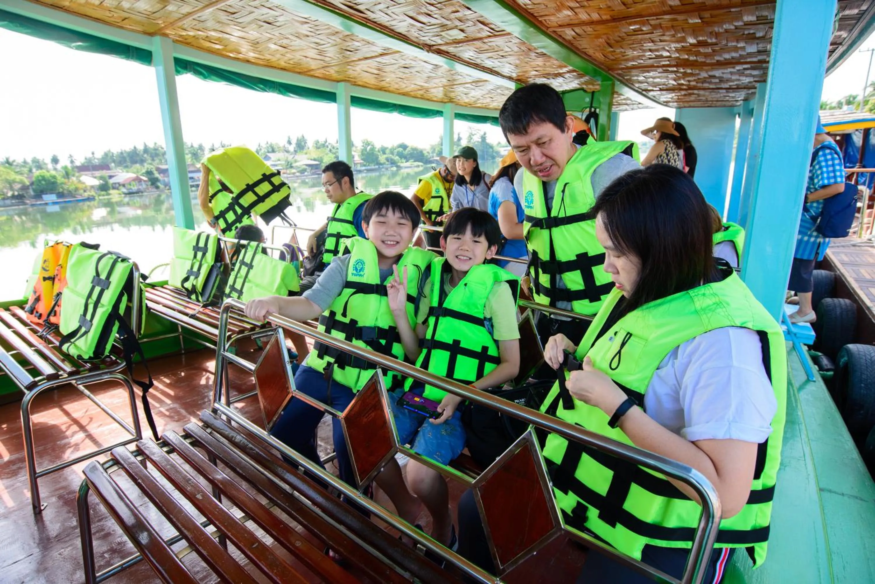 Activities in Na Tree Tara Riverside Resort Amphawa Damnoensaduak