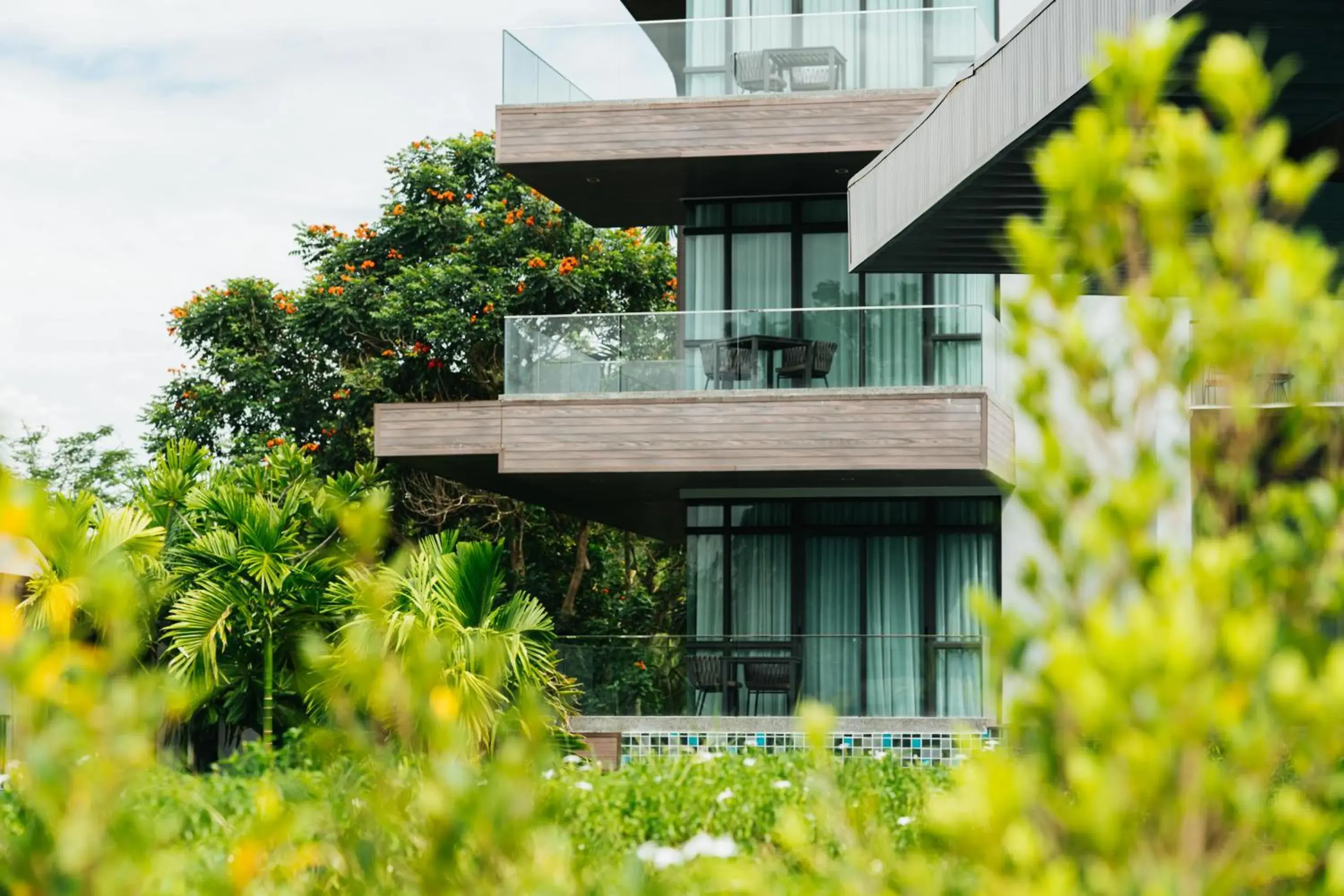 Property building in Na Tree Tara Riverside Resort Amphawa Damnoensaduak Property building in Na Tree Tara Riverside Resort Amphawa Damnoensaduak