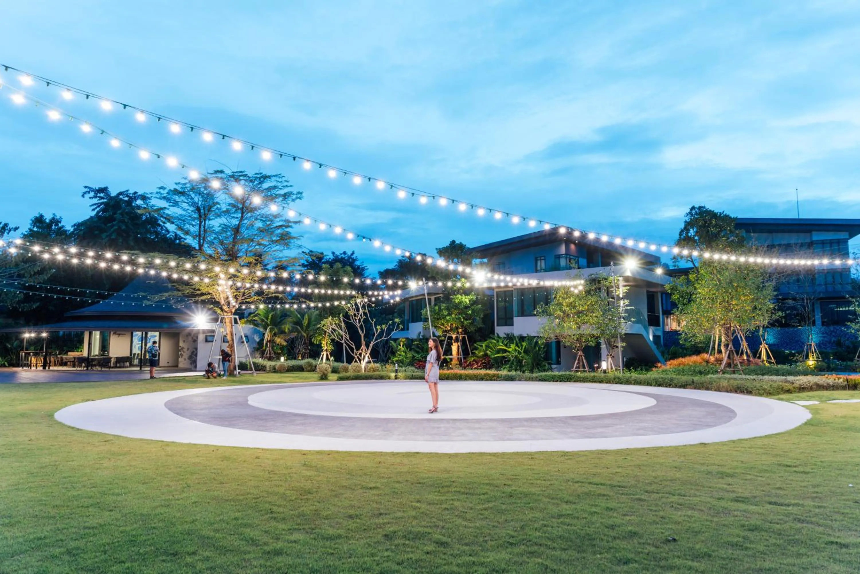 Garden in Na Tree Tara Riverside Resort Amphawa Damnoensaduak