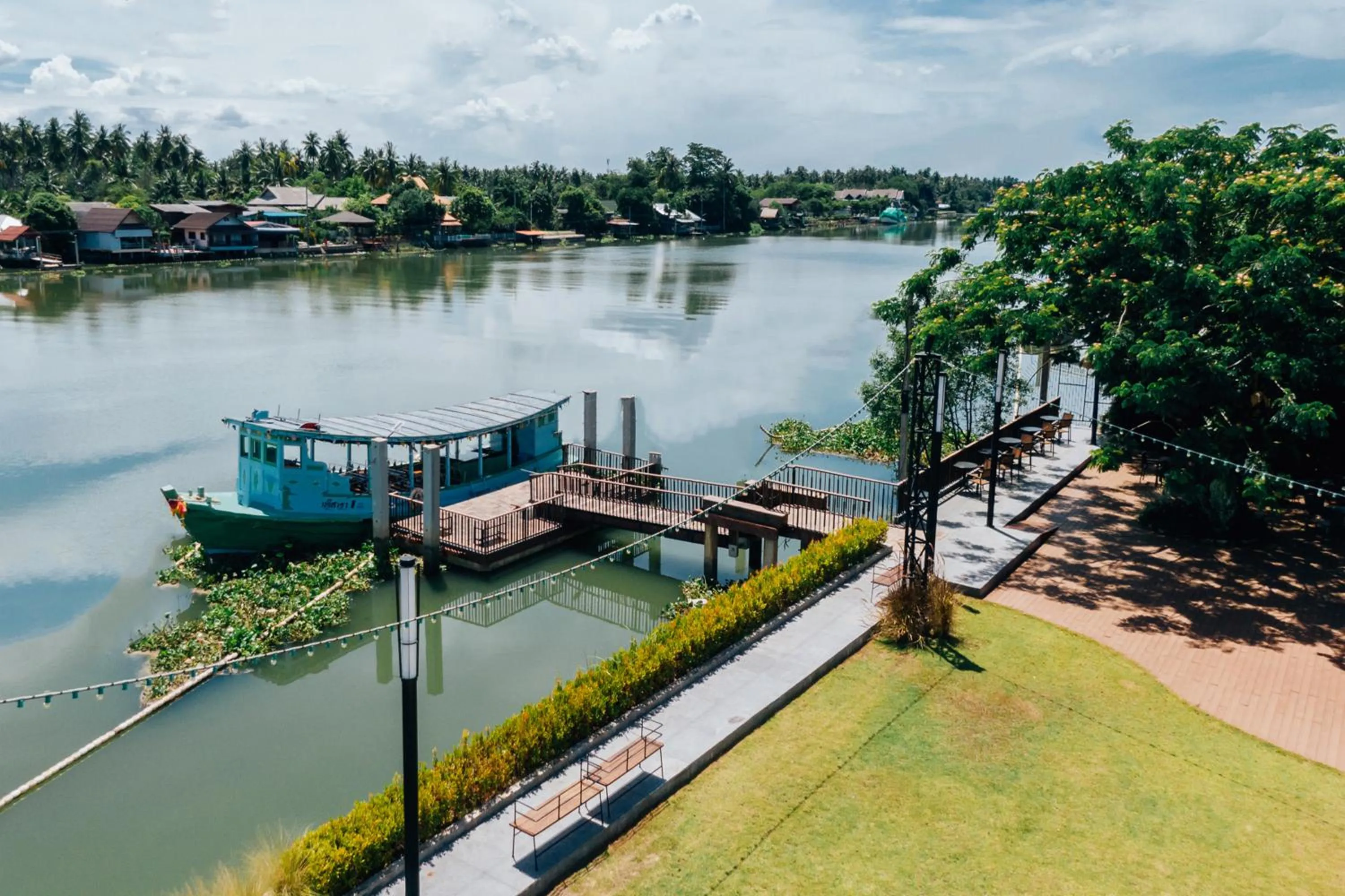 River view in Na Tree Tara Riverside Resort Amphawa Damnoensaduak
