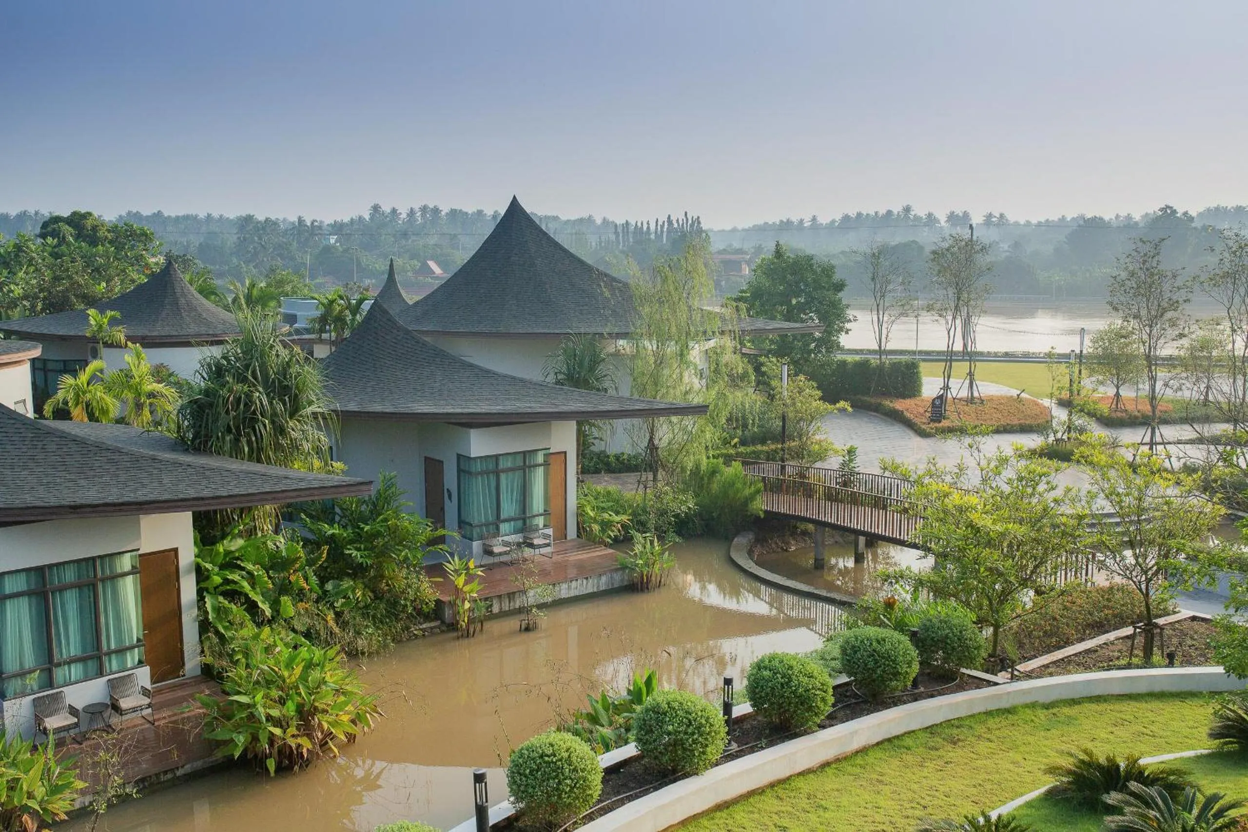 Garden view in Na Tree Tara Riverside Resort Amphawa Damnoensaduak
