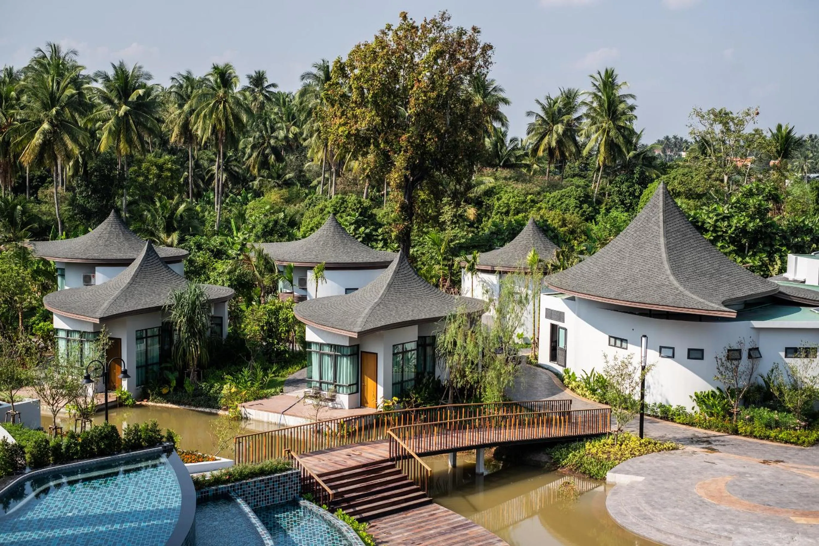 Property building in Na Tree Tara Riverside Resort Amphawa Damnoensaduak