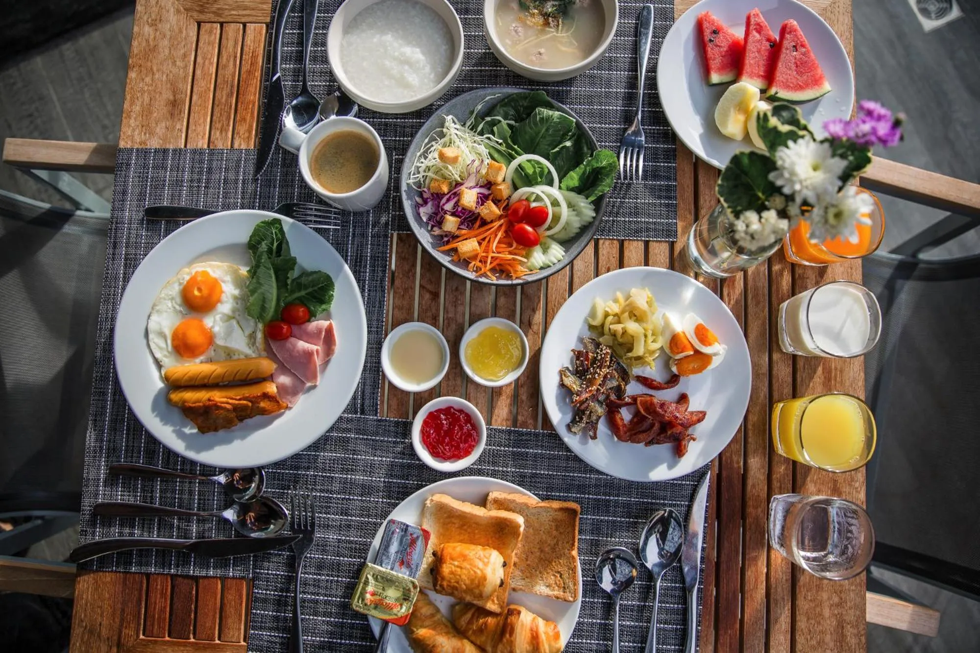 Breakfast in Na Tree Tara Riverside Resort Amphawa Damnoensaduak