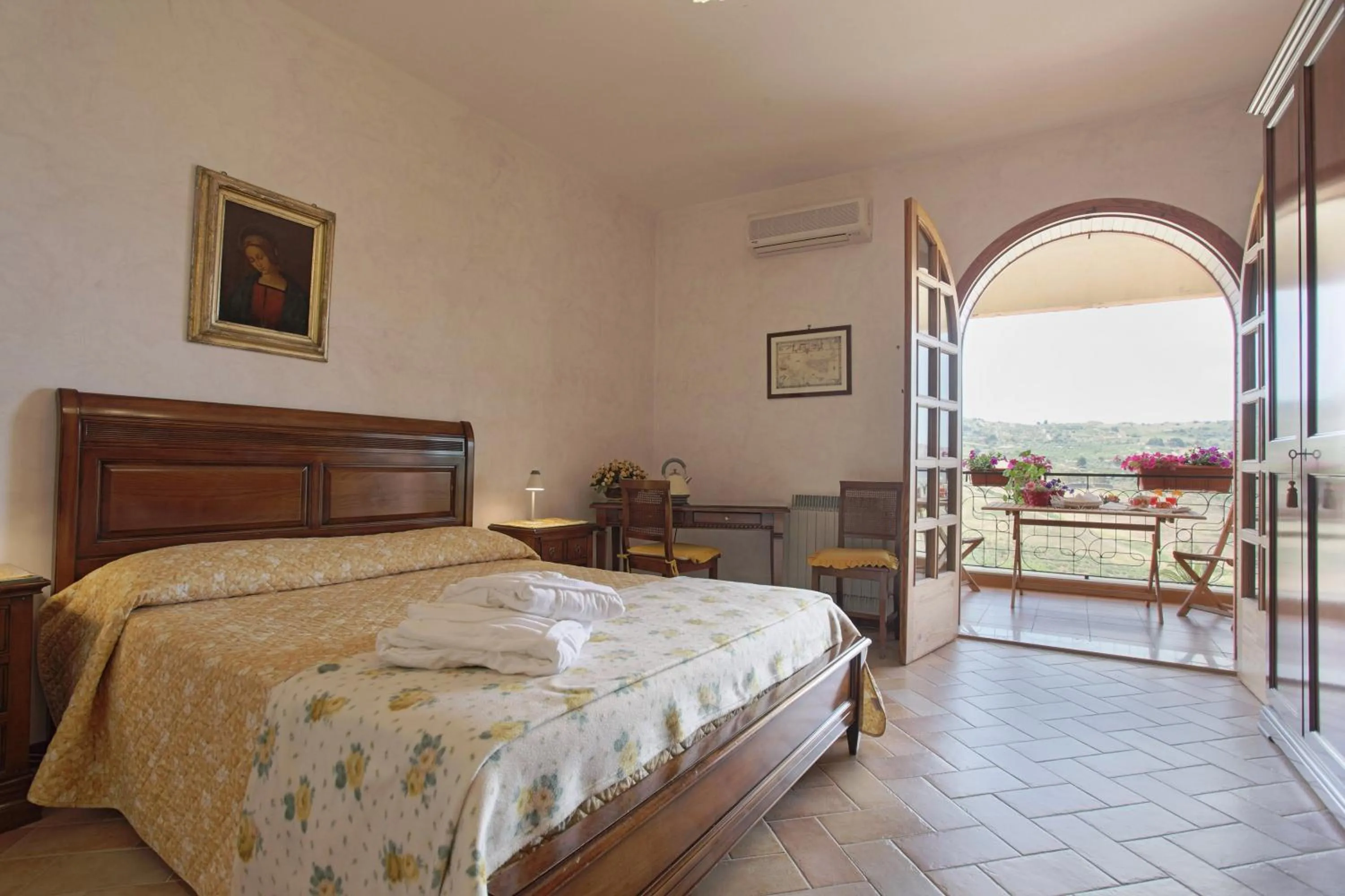 Photo of the whole room, Bed in Villa Diana