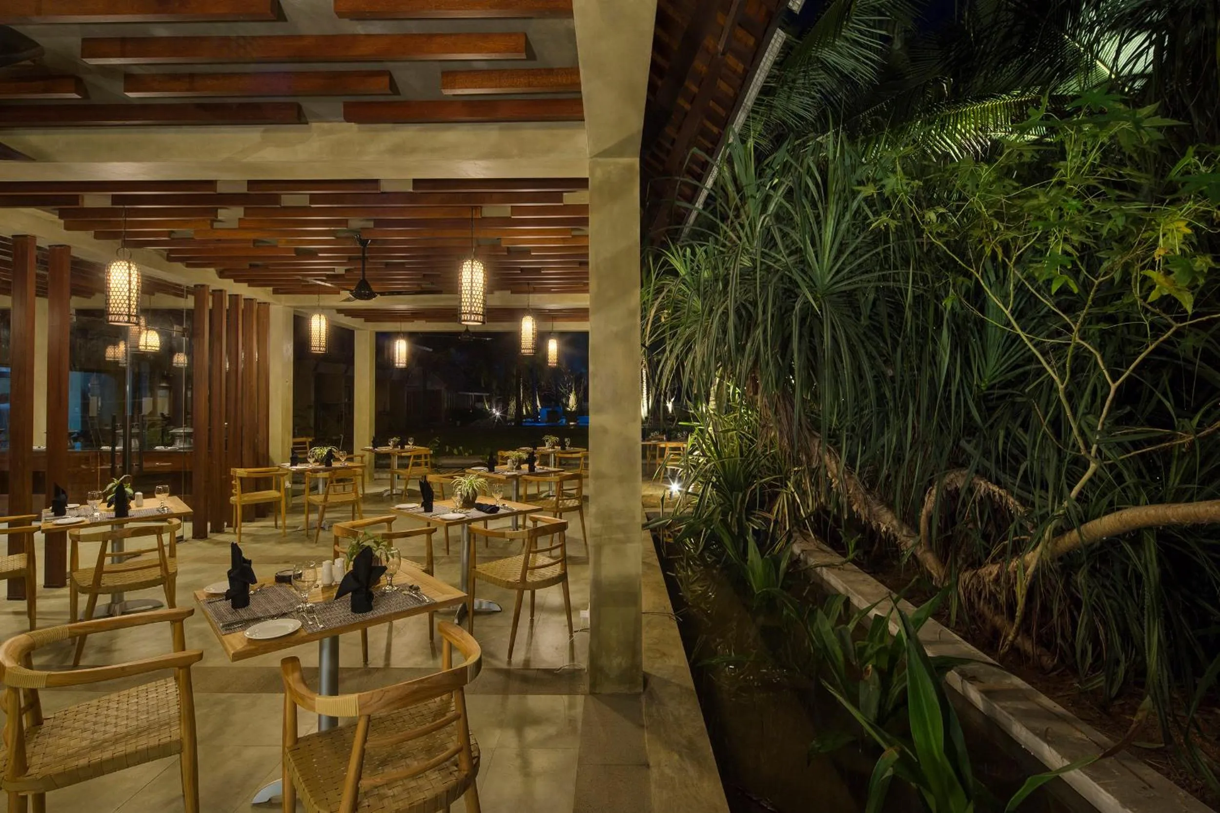 Restaurant/places to eat in Ayana Sea