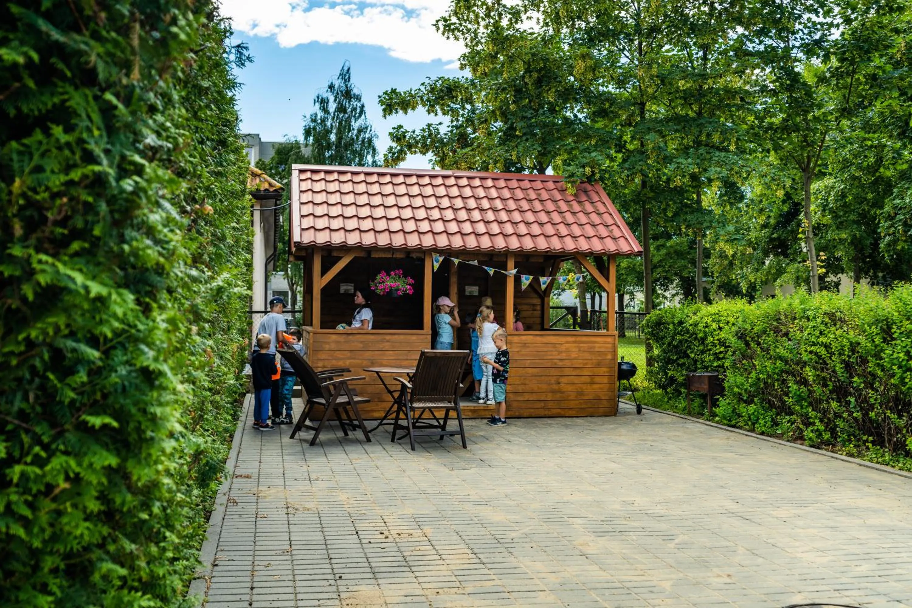 BBQ facilities in Klaipeda INN Private Parking and Kitchen