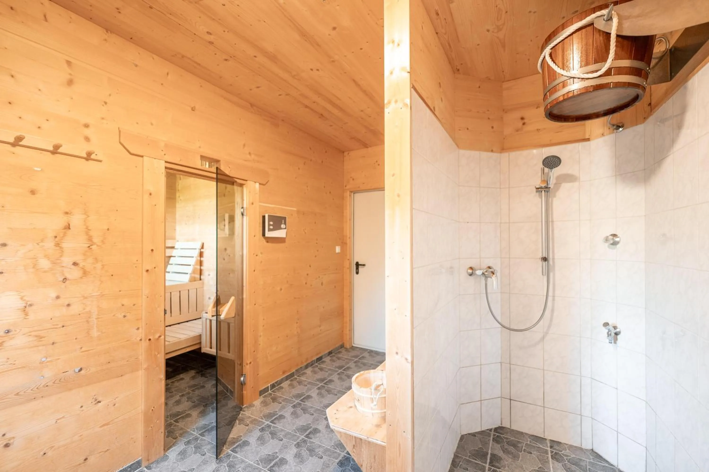 Shower in Gästehaus am Hahnenkamm