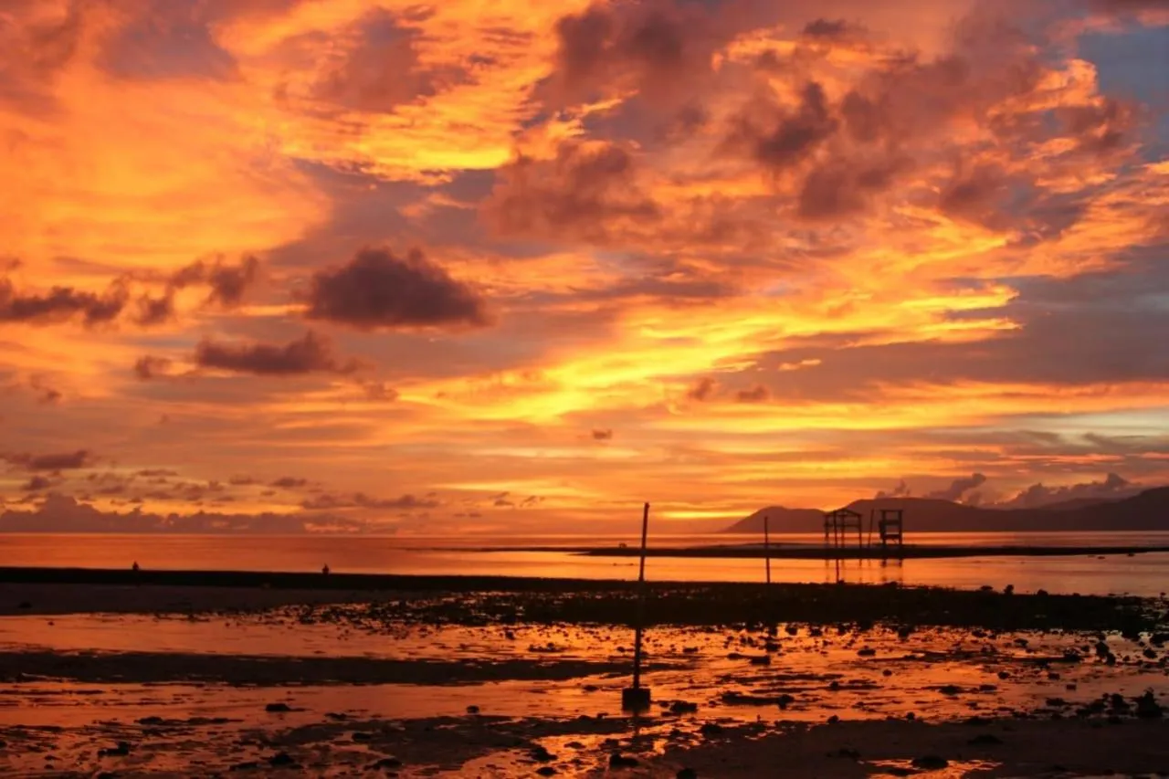 Sunset in Lakey Beach Inn hotel
