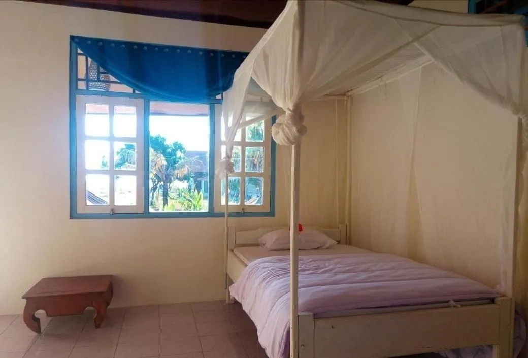 Bedroom, Bed in Lakey Beach Inn hotel