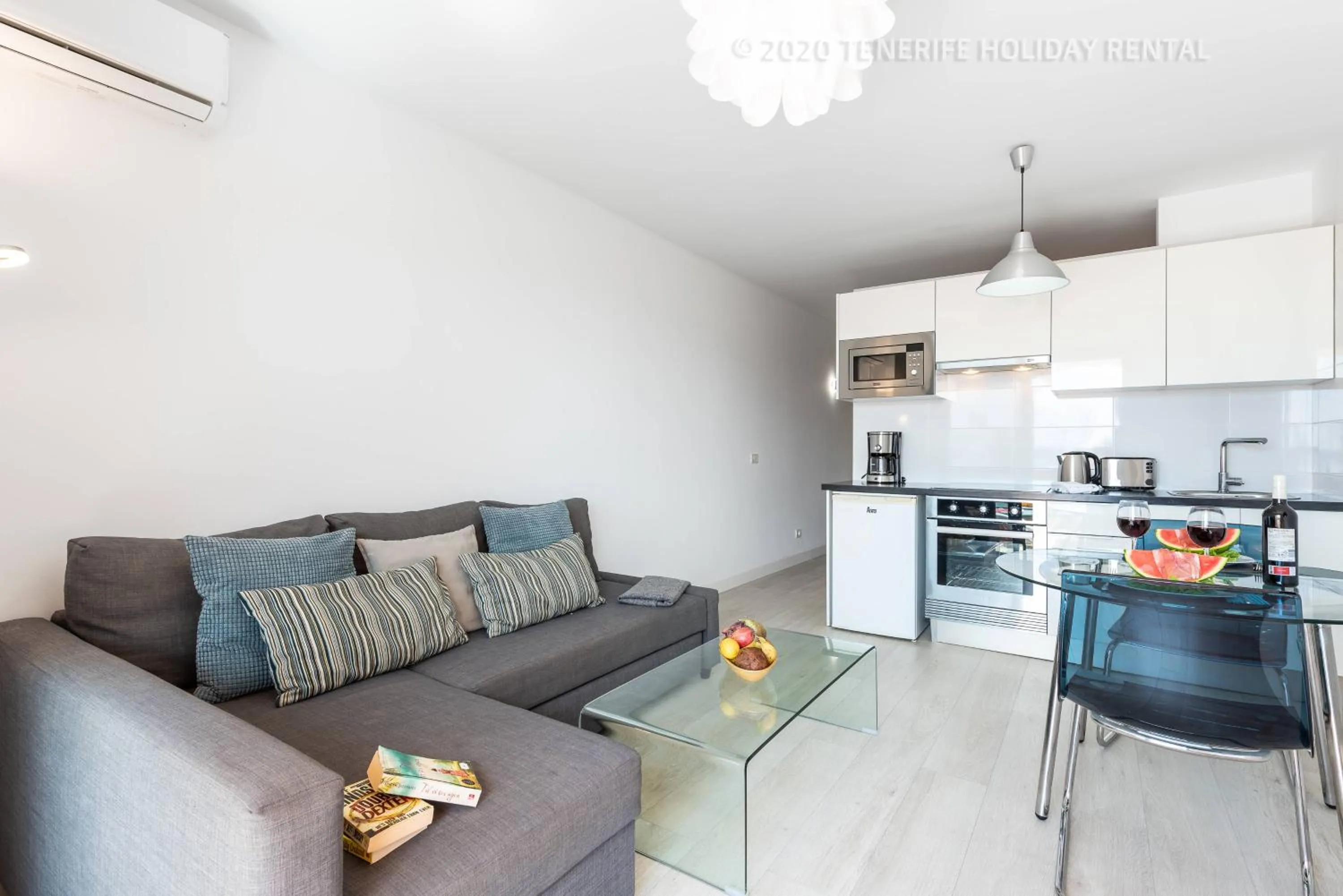 Kitchen or kitchenette in Tenerife Royal Gardens - Viviendas Vacacionales