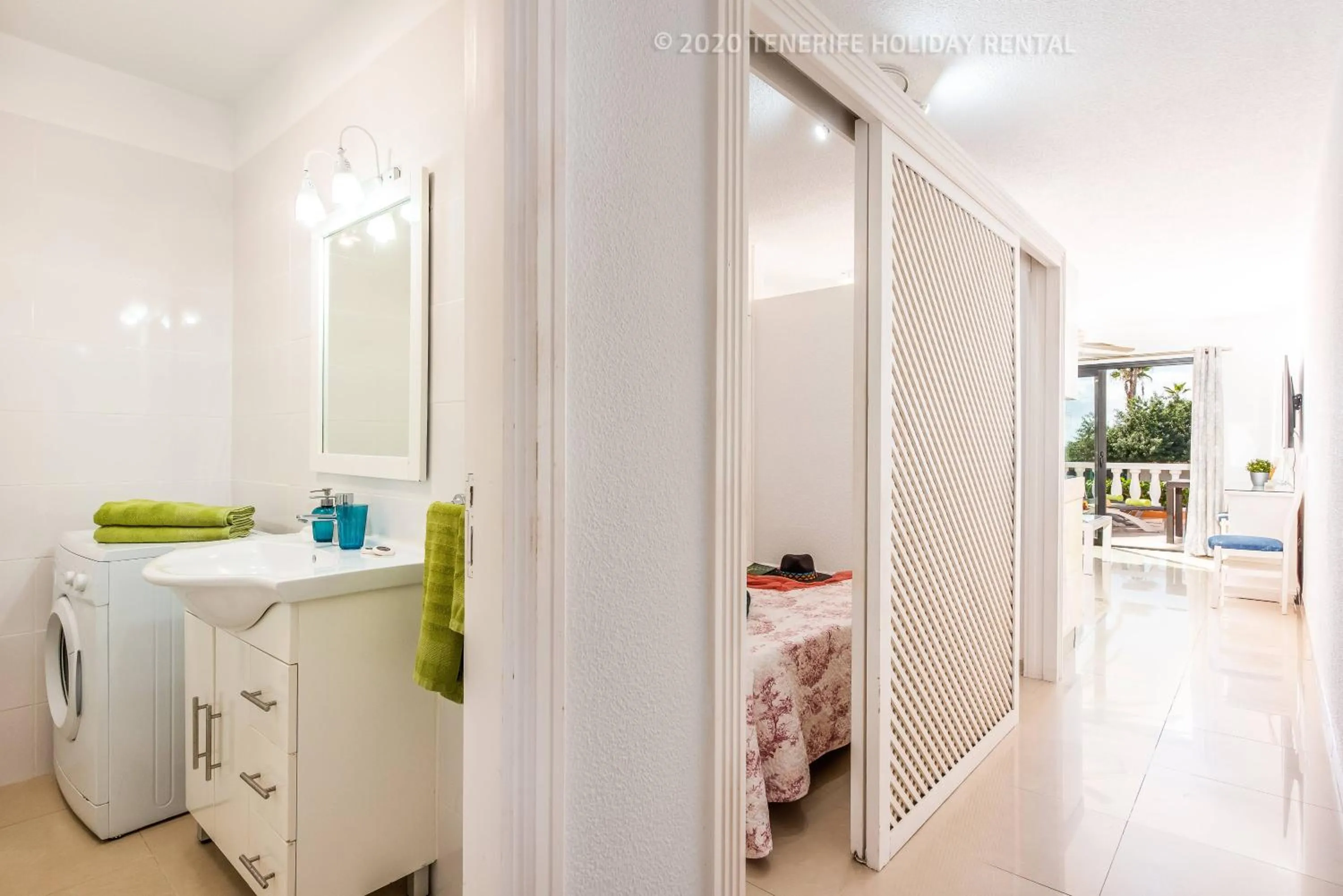 Bathroom in Tenerife Royal Gardens - Viviendas Vacacionales