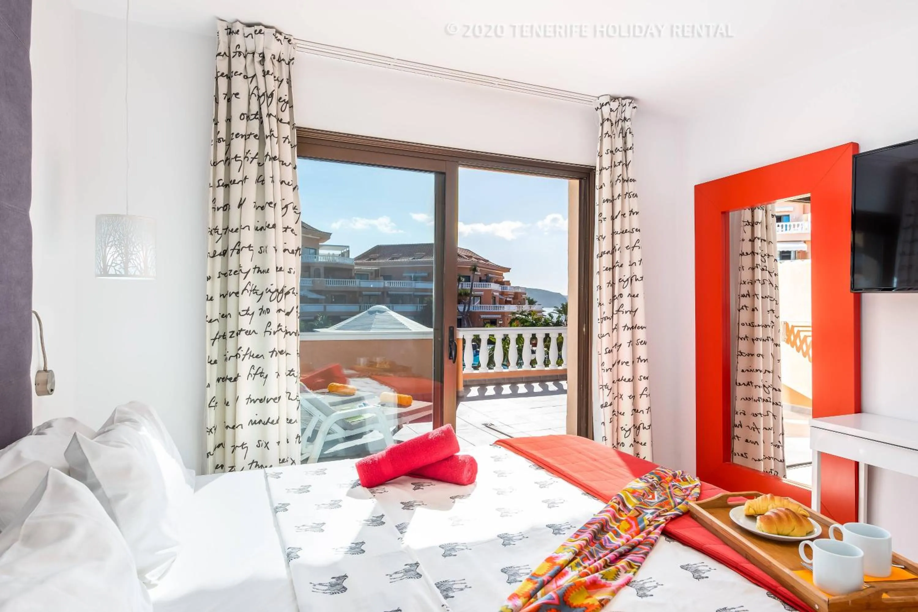 Bedroom, Bed in Tenerife Royal Gardens - Viviendas Vacacionales