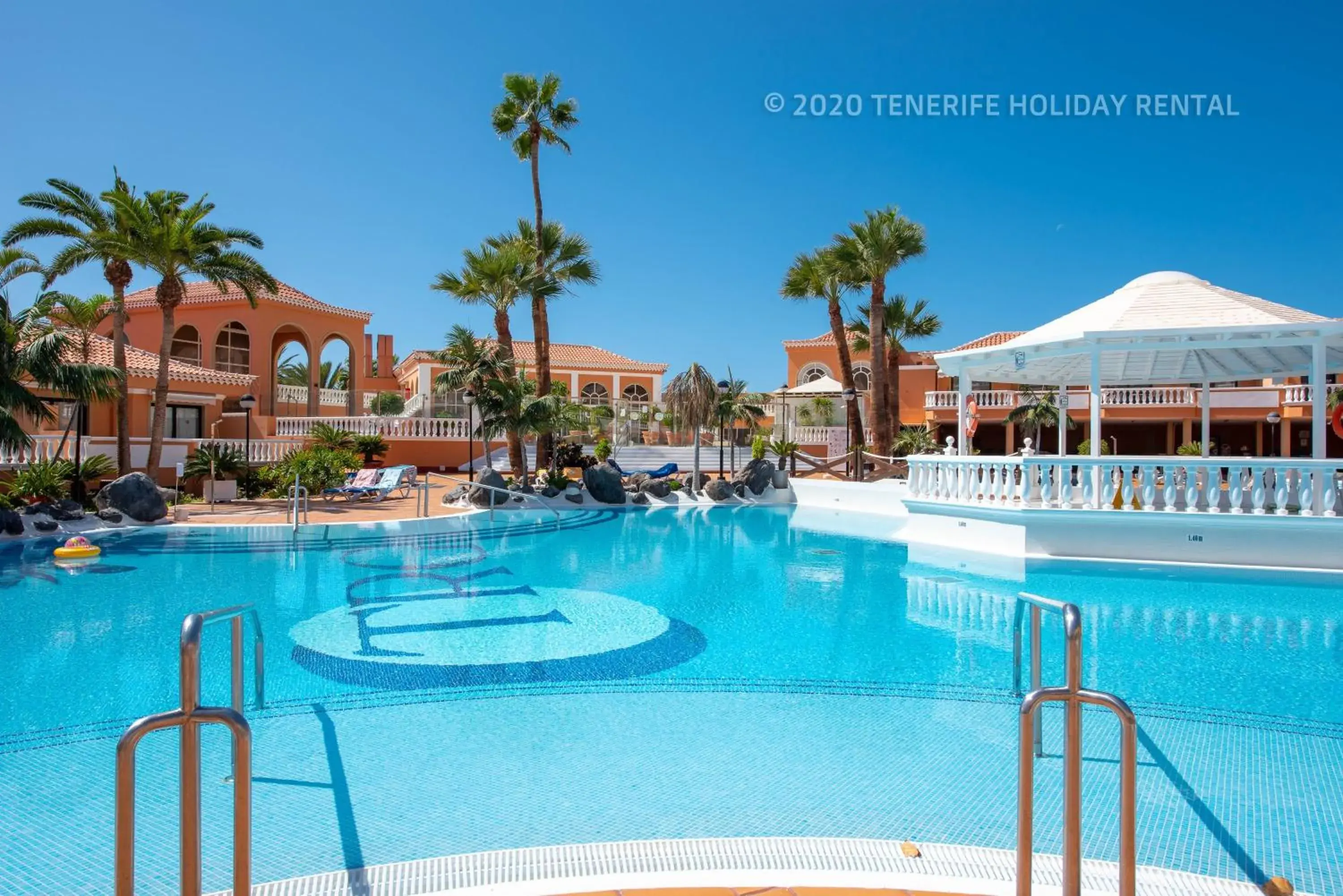 Property building, Swimming Pool in Tenerife Royal Gardens Property building, Swimming Pool in Tenerife Royal Gardens