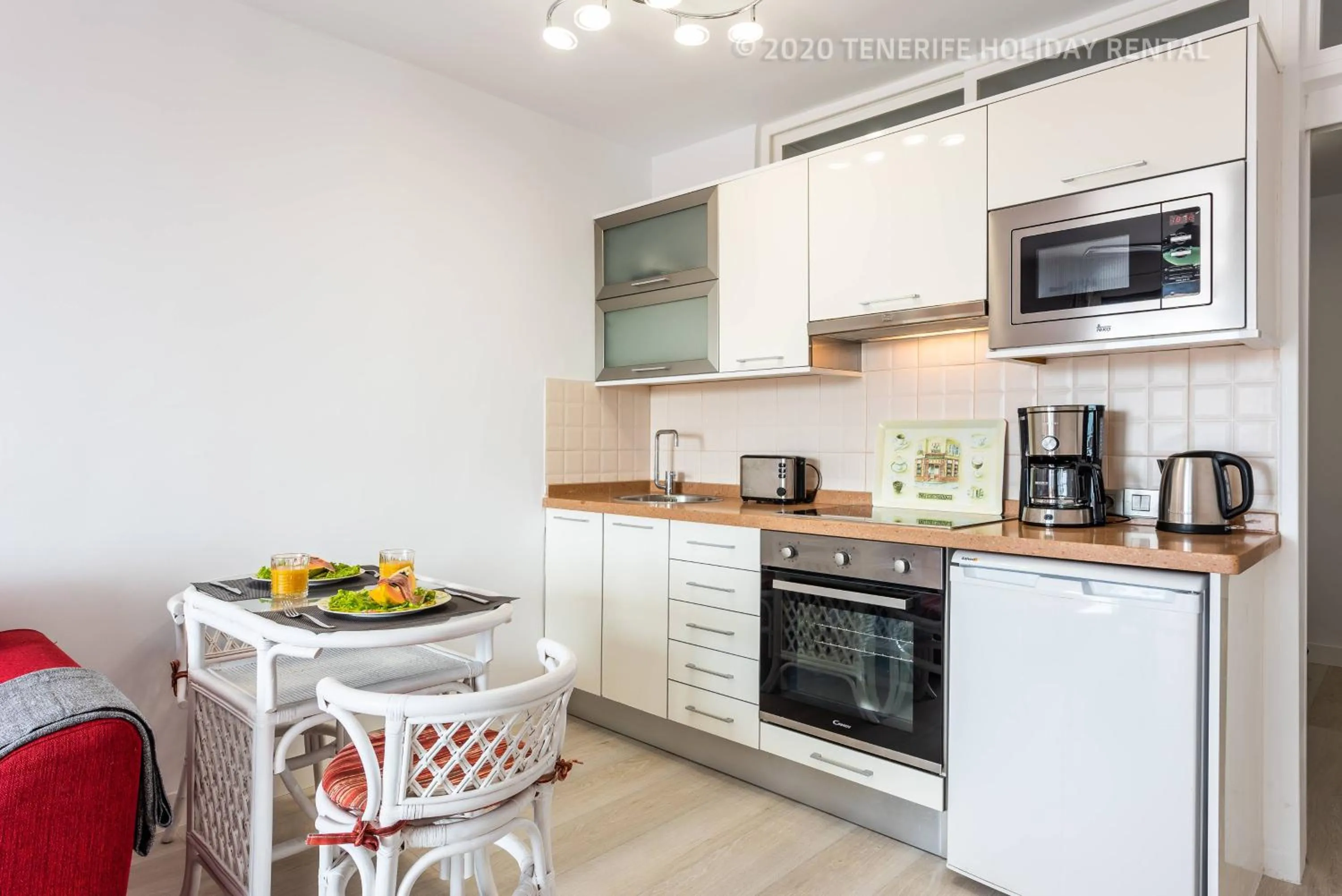 Kitchen or kitchenette in Tenerife Royal Gardens - Viviendas Vacacionales