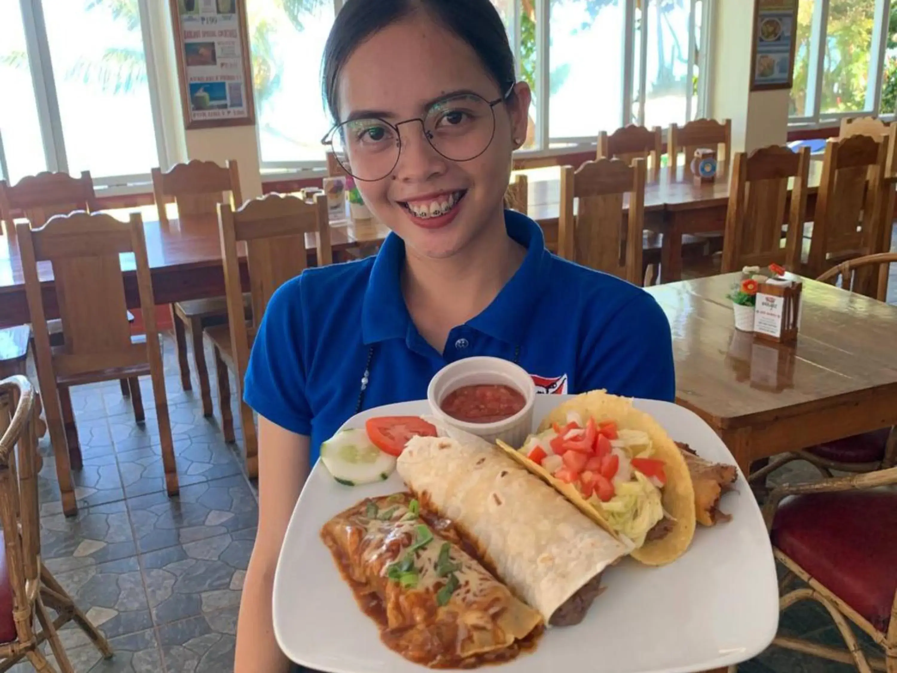 Restaurant/places to eat in Badladz Beach and Dive Resort Restaurant/places to eat in Badladz Beach and Dive Resort