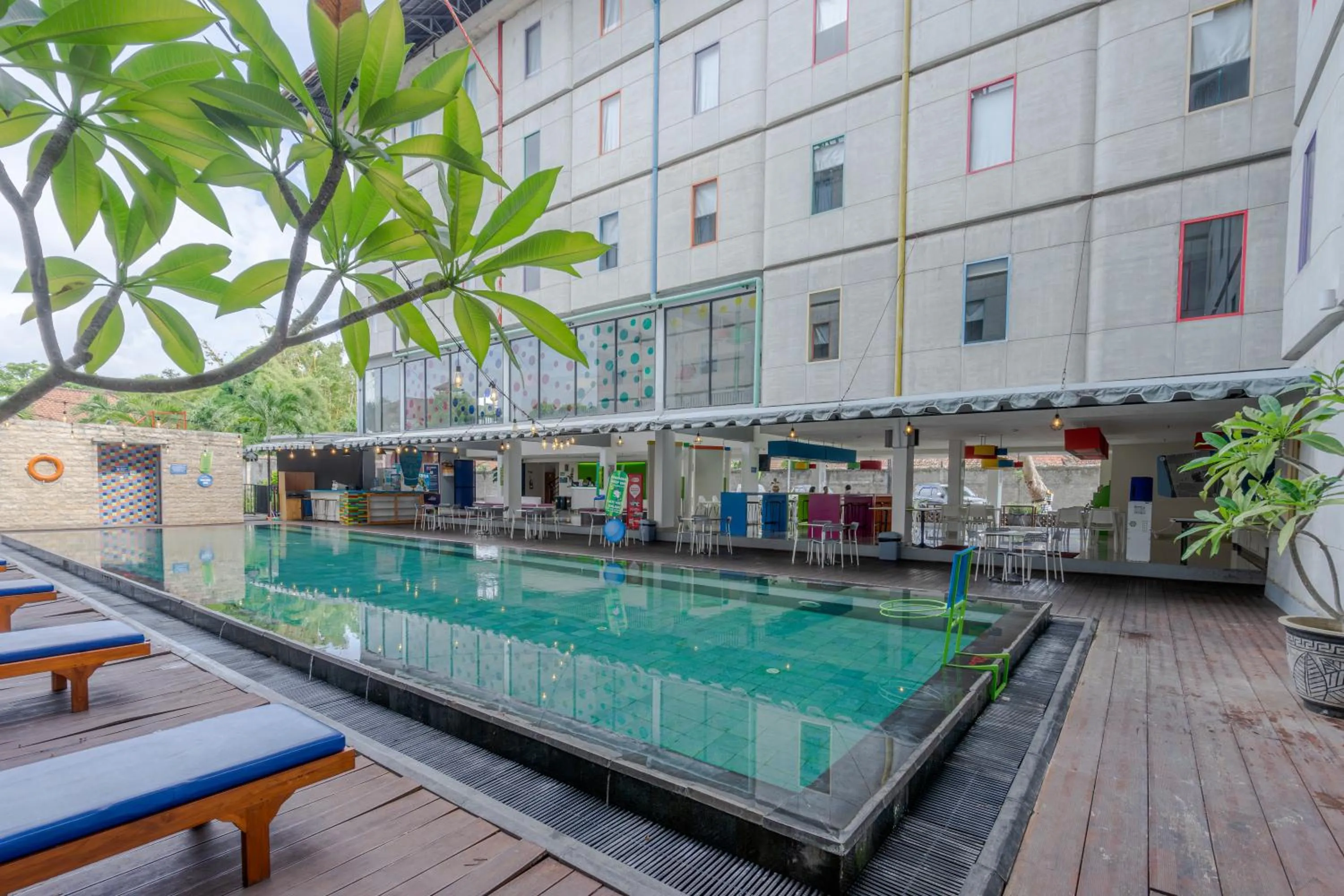 Restaurant/places to eat in POP! Hotel Kuta Beach