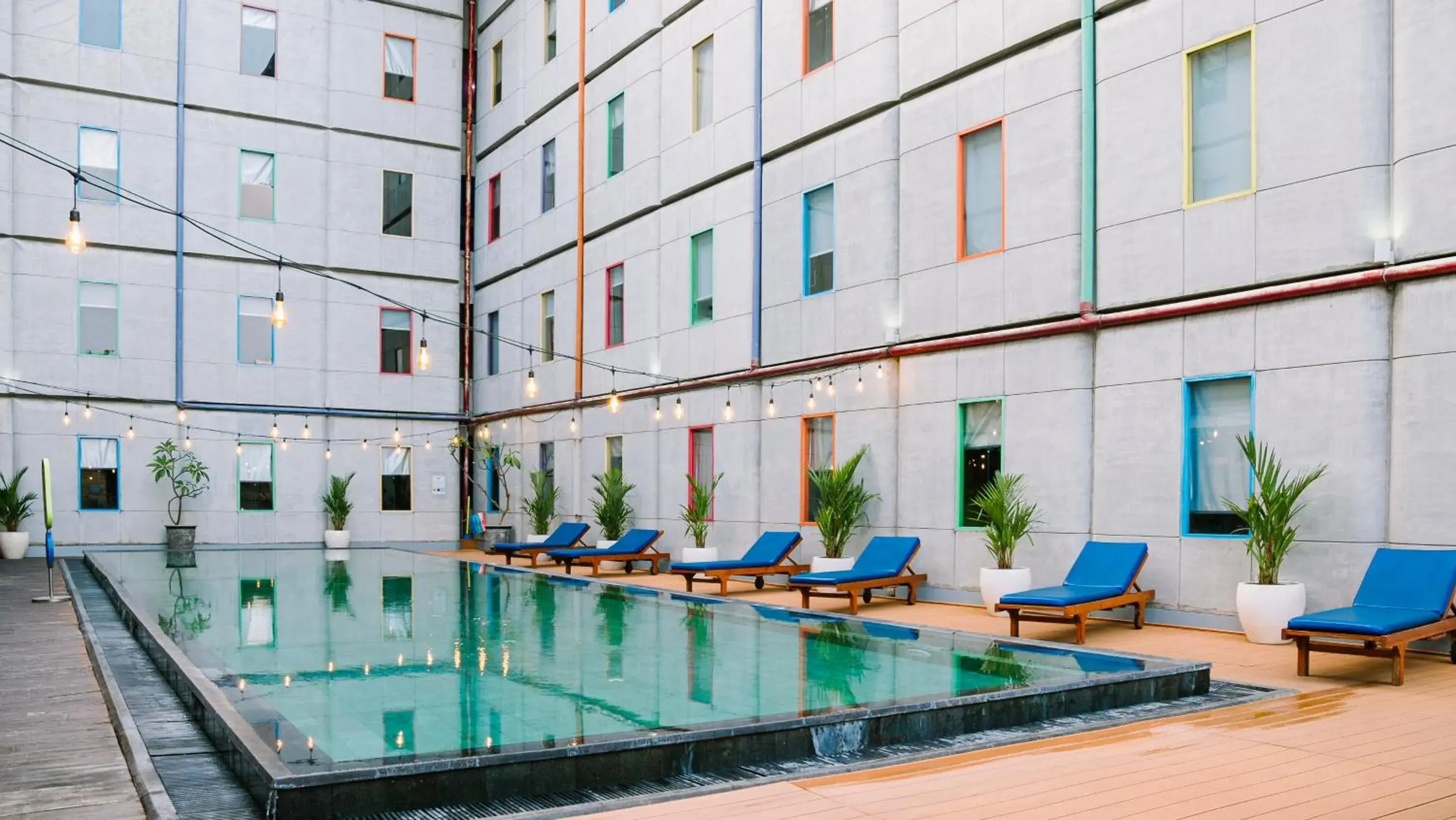 Swimming pool in POP! Hotel Kuta Beach Swimming pool in POP! Hotel Kuta Beach