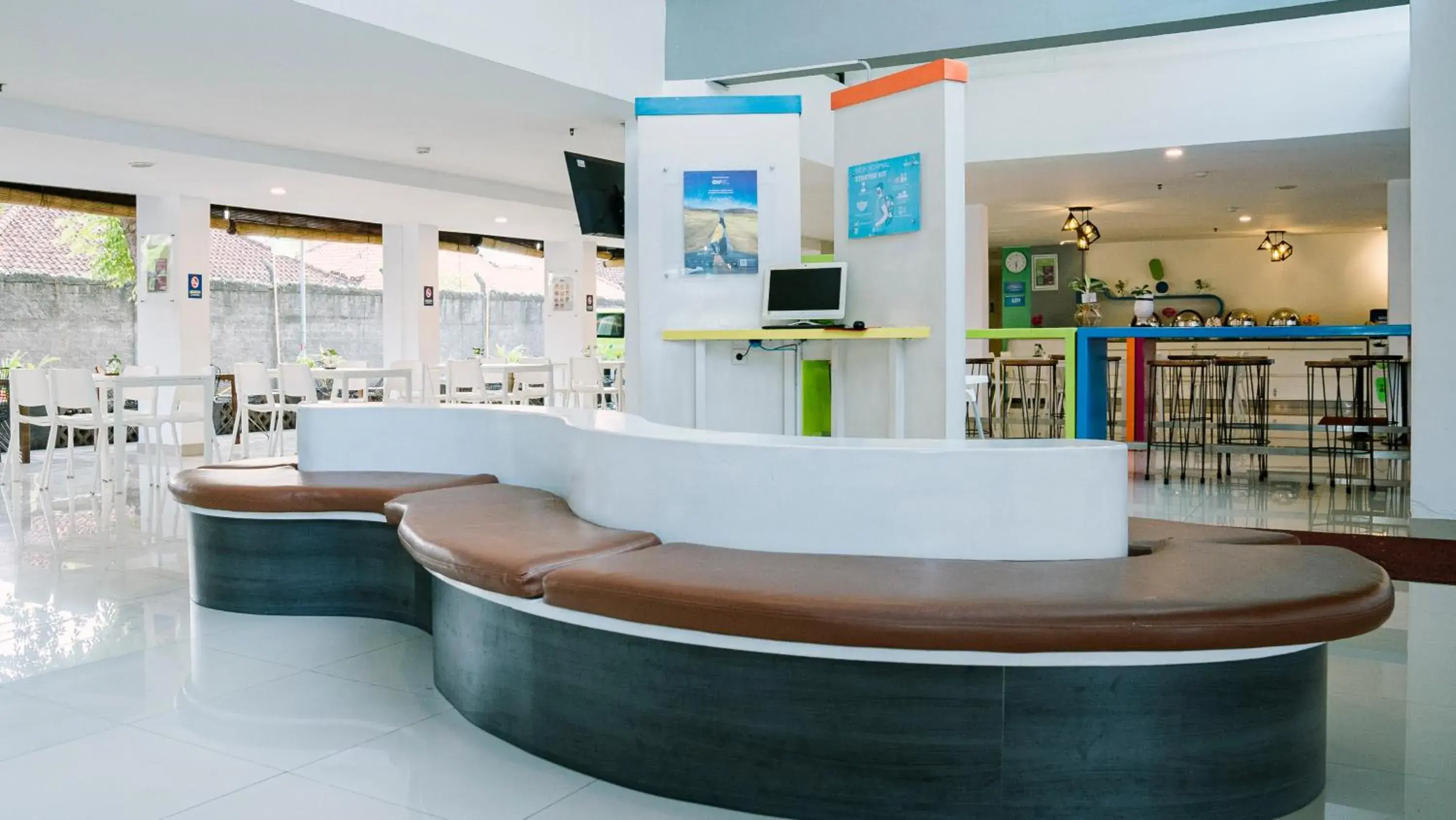 Lobby or reception in POP! Hotel Kuta Beach Lobby or reception in POP! Hotel Kuta Beach