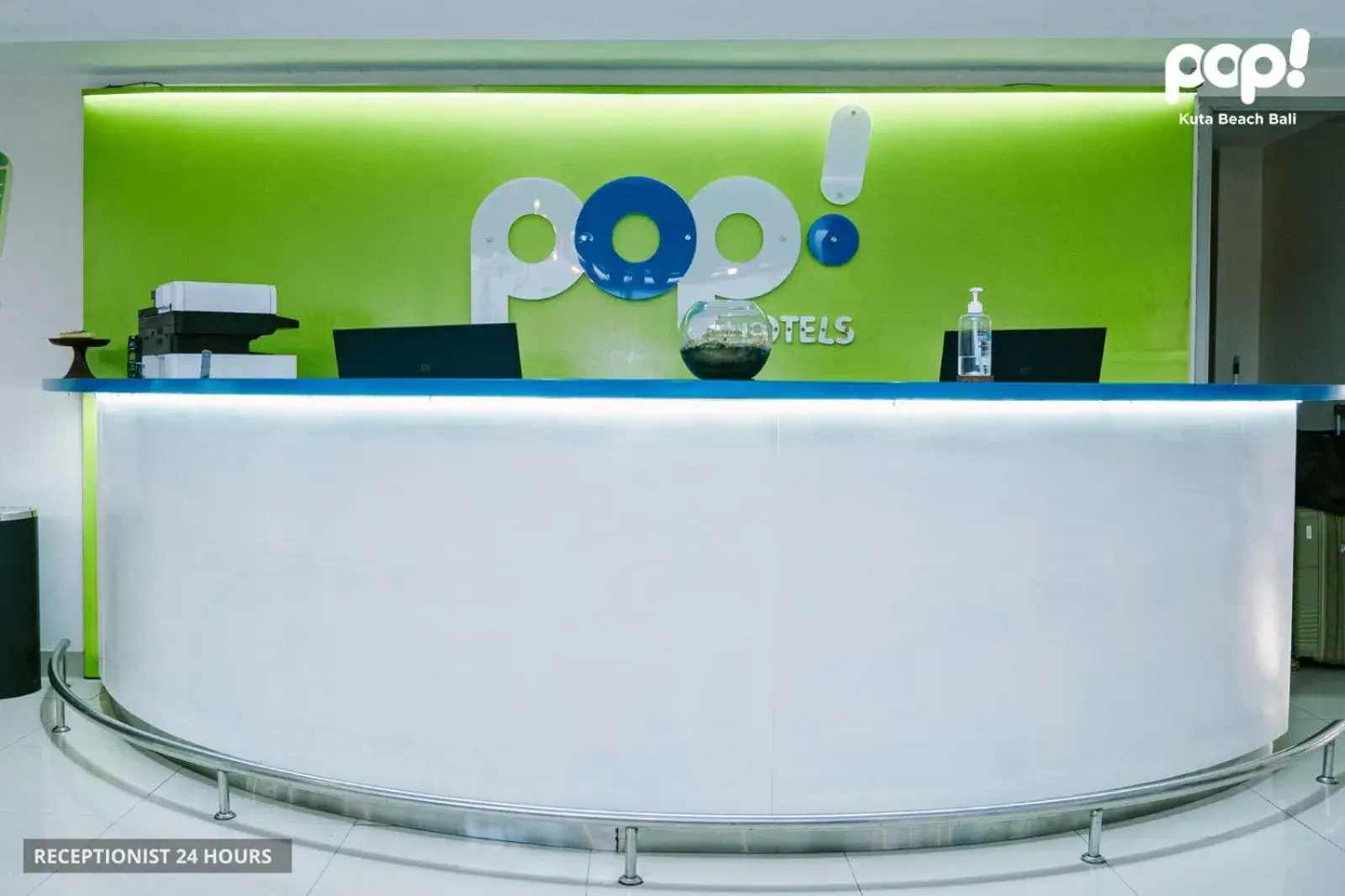 Lobby or reception in POP! Hotel Kuta Beach Lobby or reception in POP! Hotel Kuta Beach