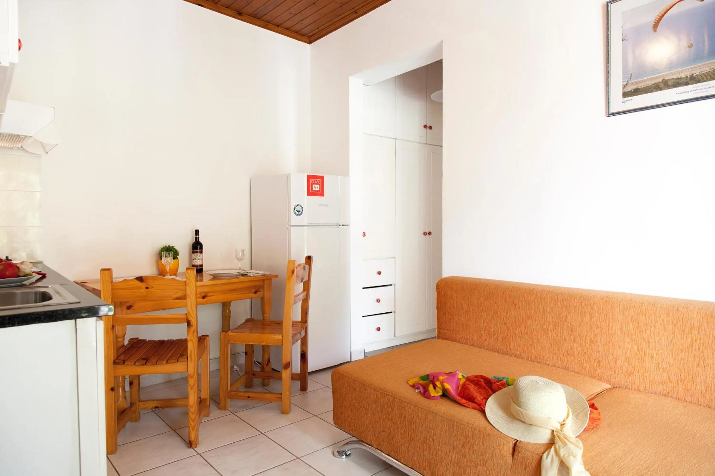 Dining area in Georgakis George Rooms