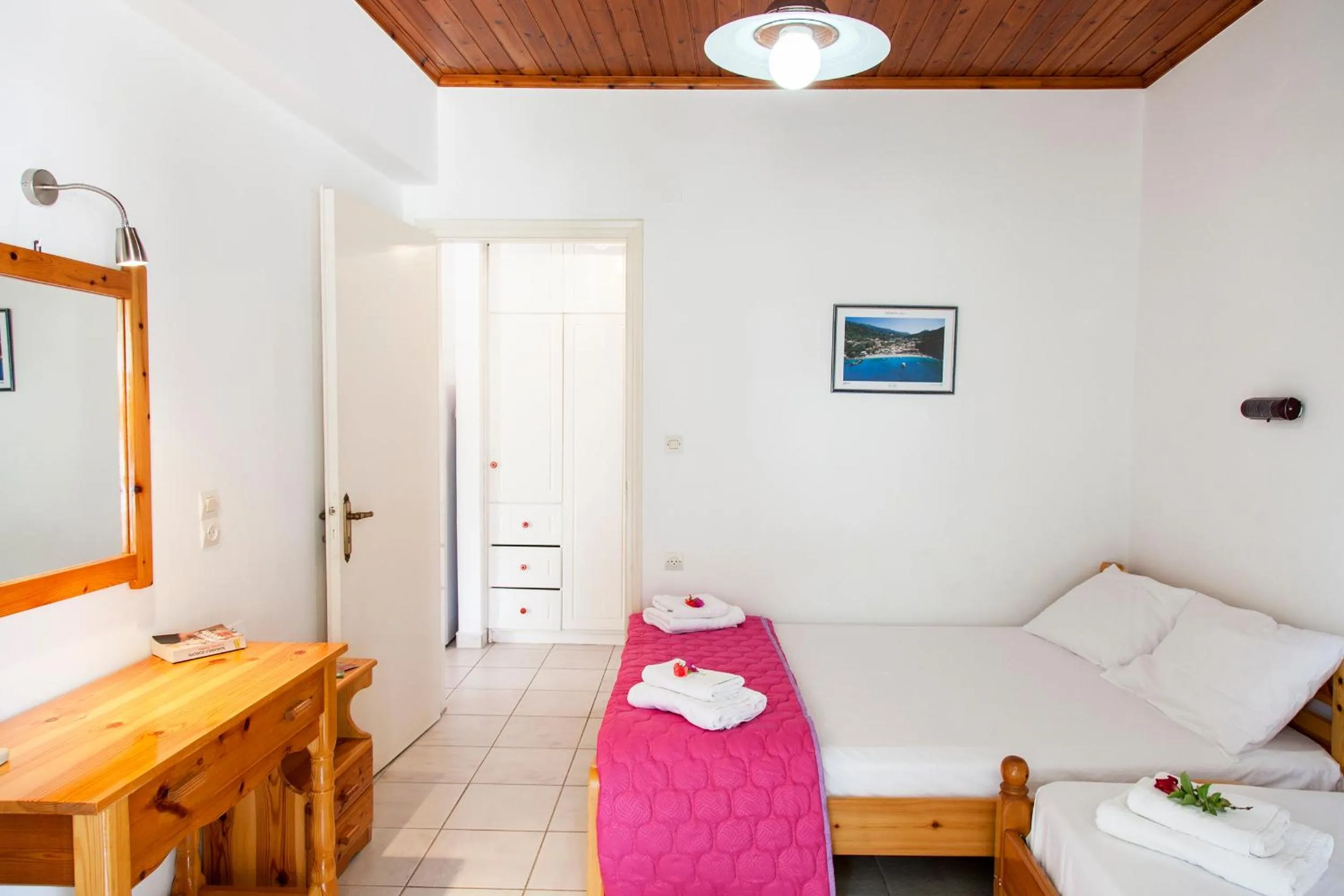 Photo of the whole room, Bed in Georgakis George Rooms