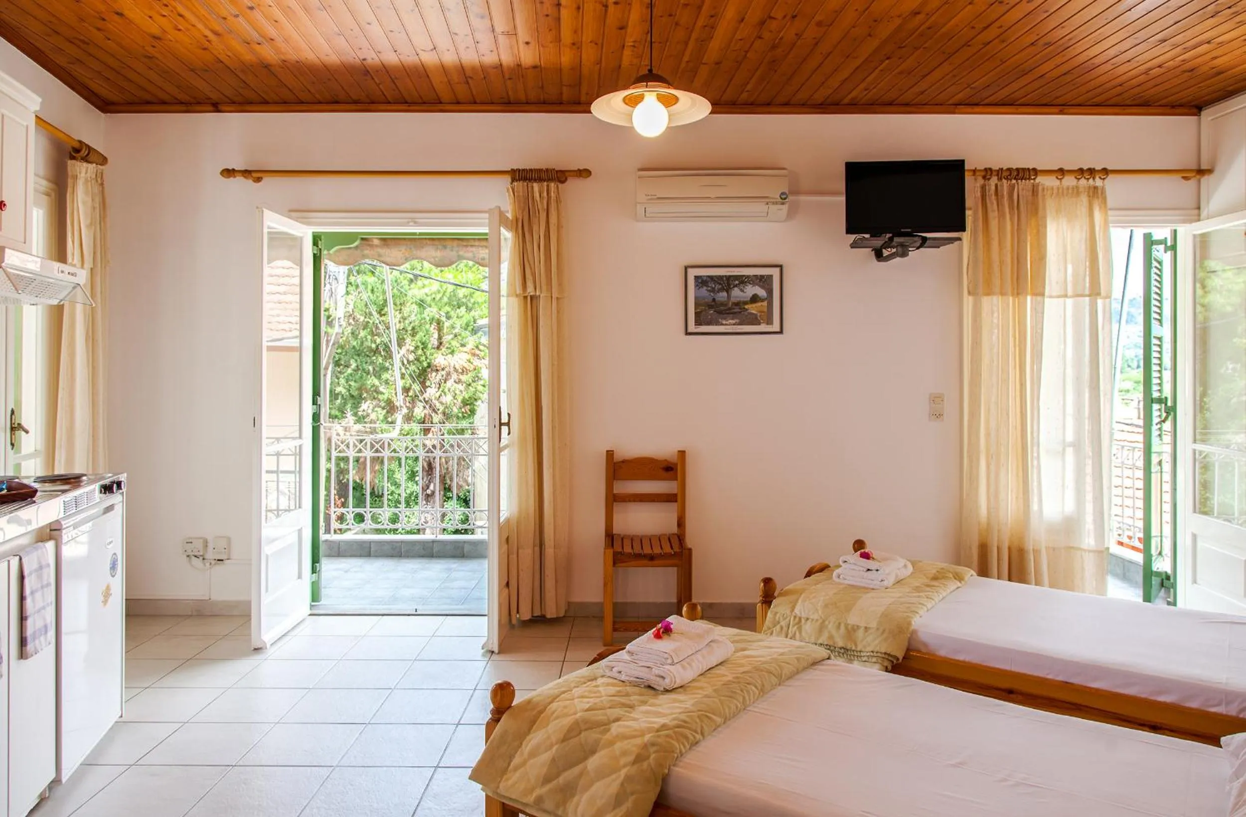 Day, Bed in Georgakis George Rooms