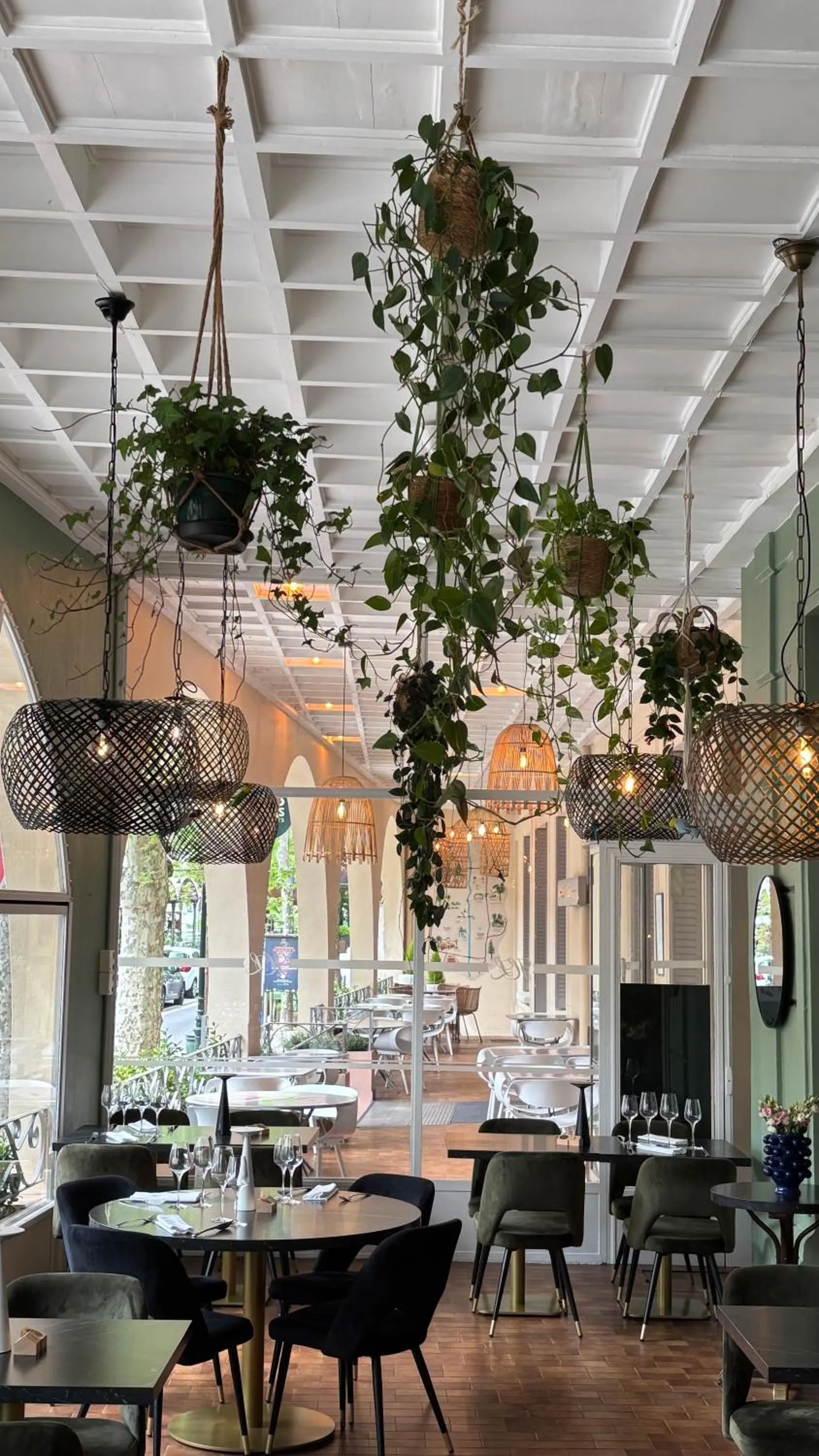 Restaurant/places to eat in Logis Hôtel Restaurant Grand Hôtel de Lyon