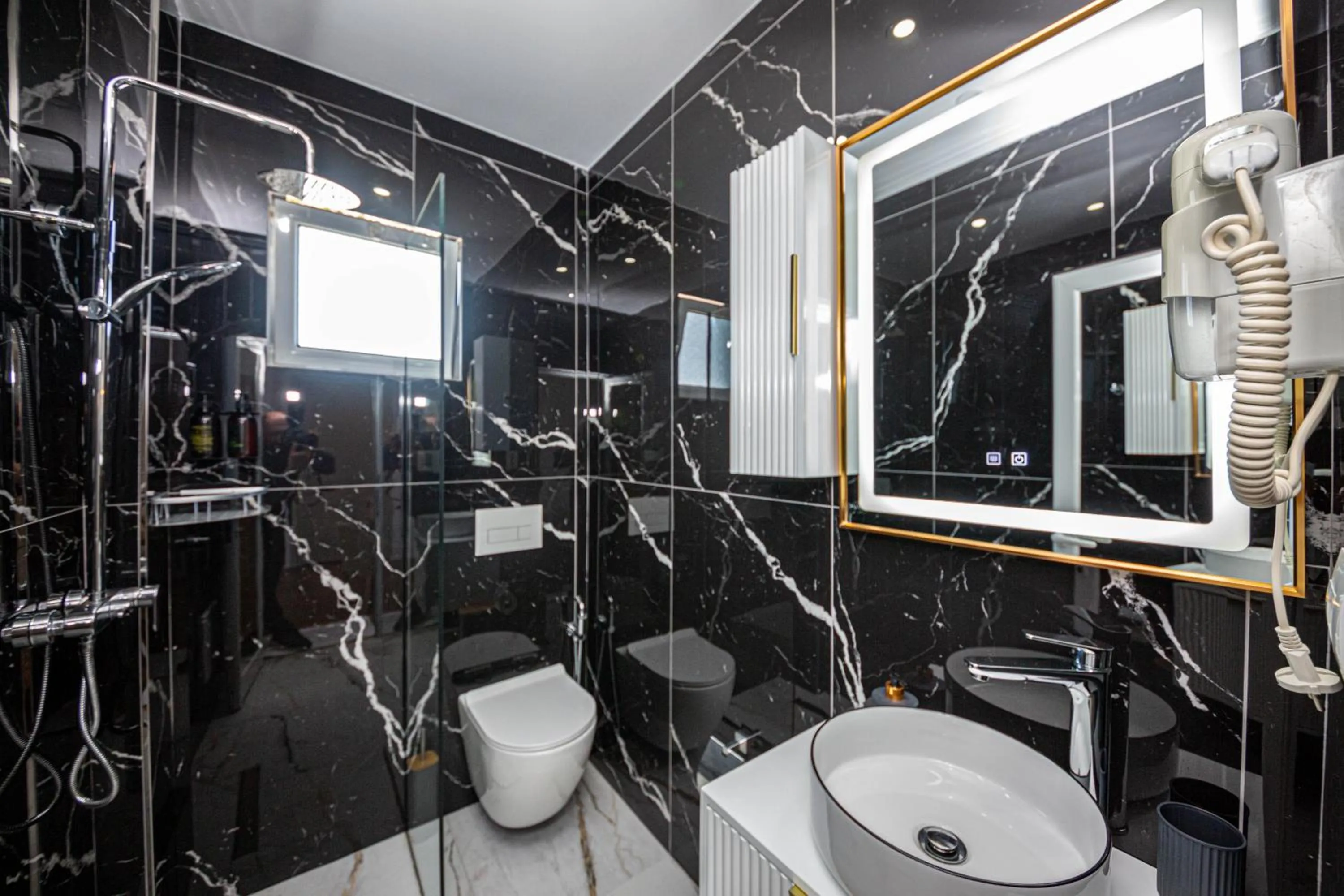 Bathroom in Hotel Murati